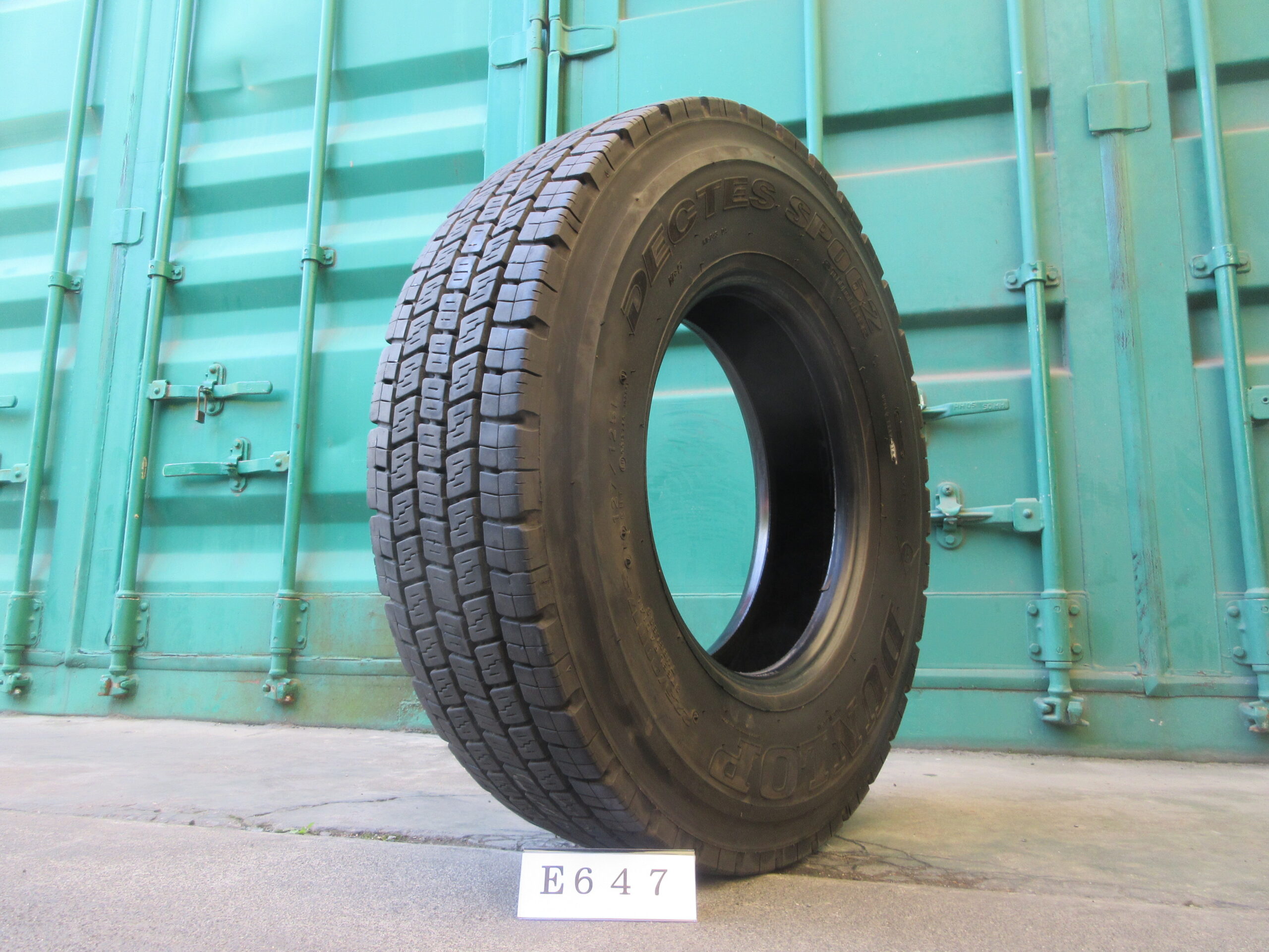 225/90R17.5　スタッドレス　ダンロップ　E647