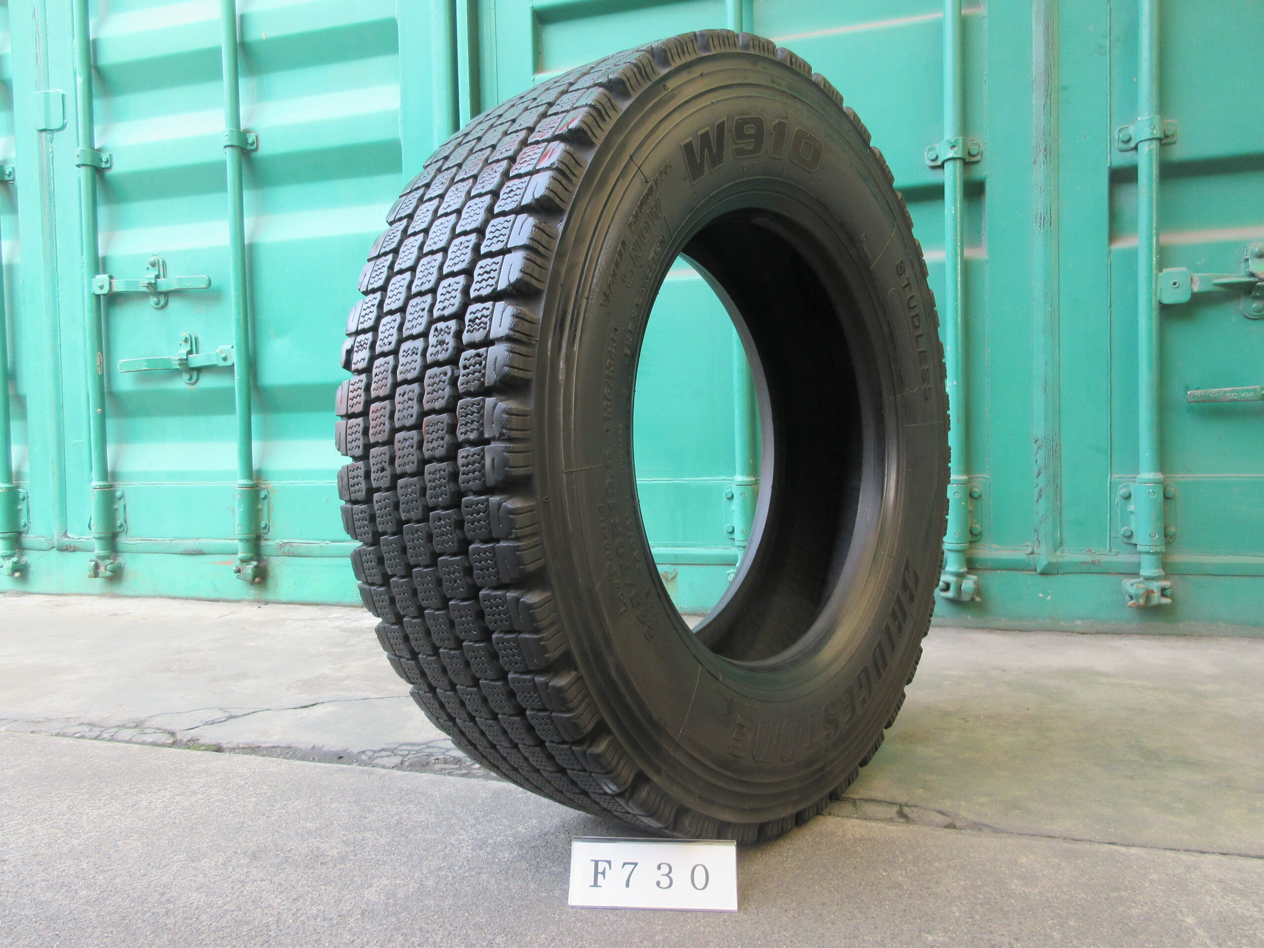 245/70R19.5   スタッドレス　ブリヂストン  F730