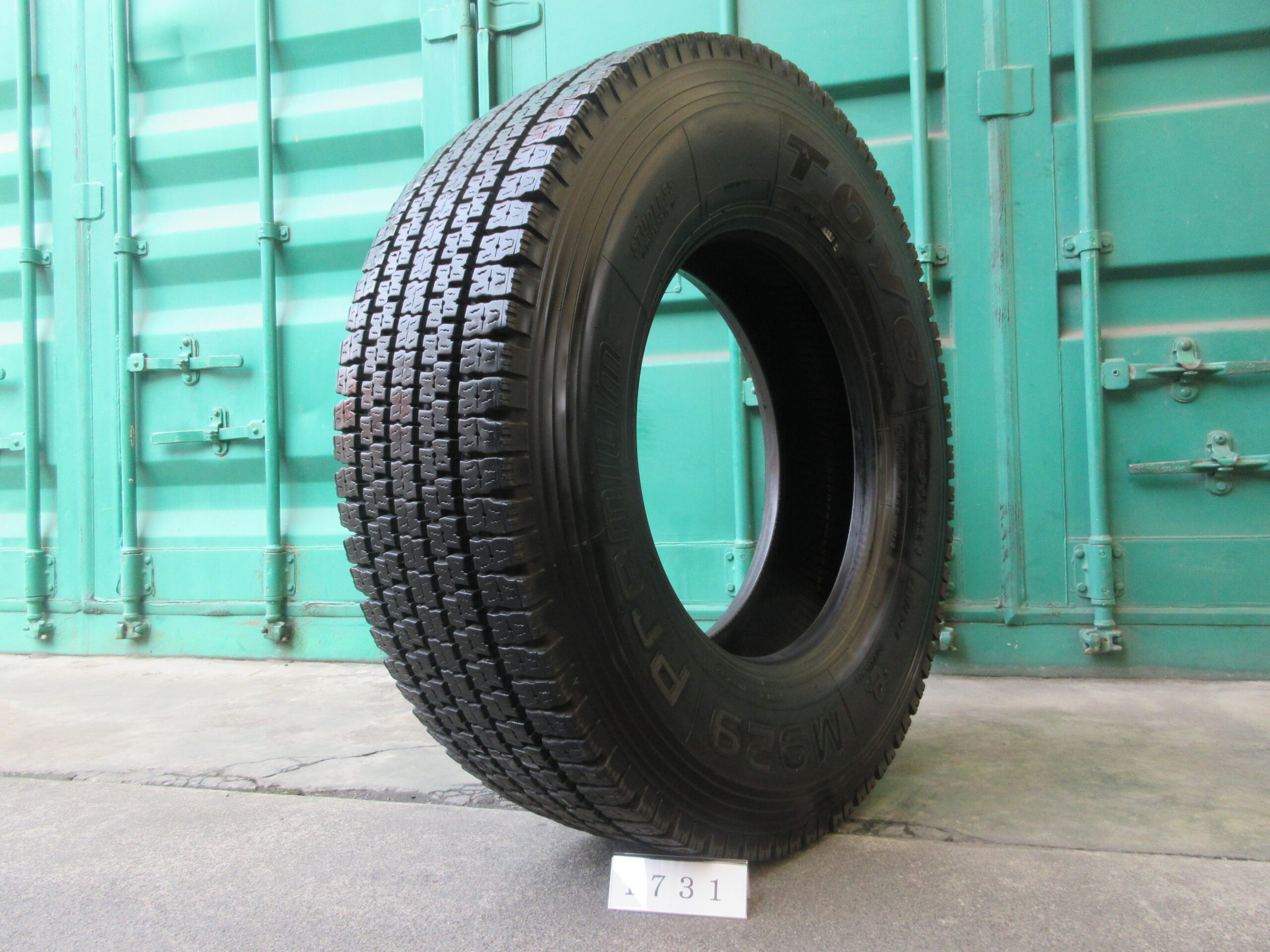 295/80R22.5   スタッドレス　トーヨー F731