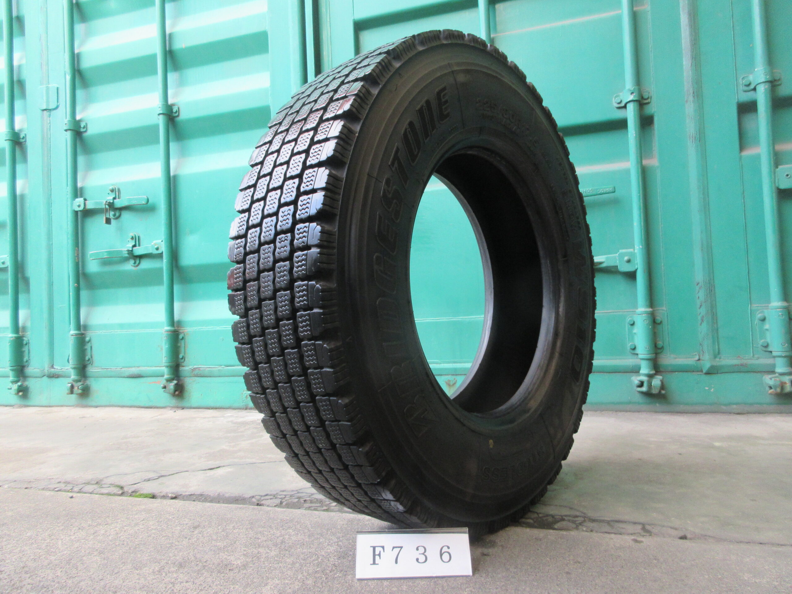 225/80R17.5   スタッドレス　ブリヂストン  F736