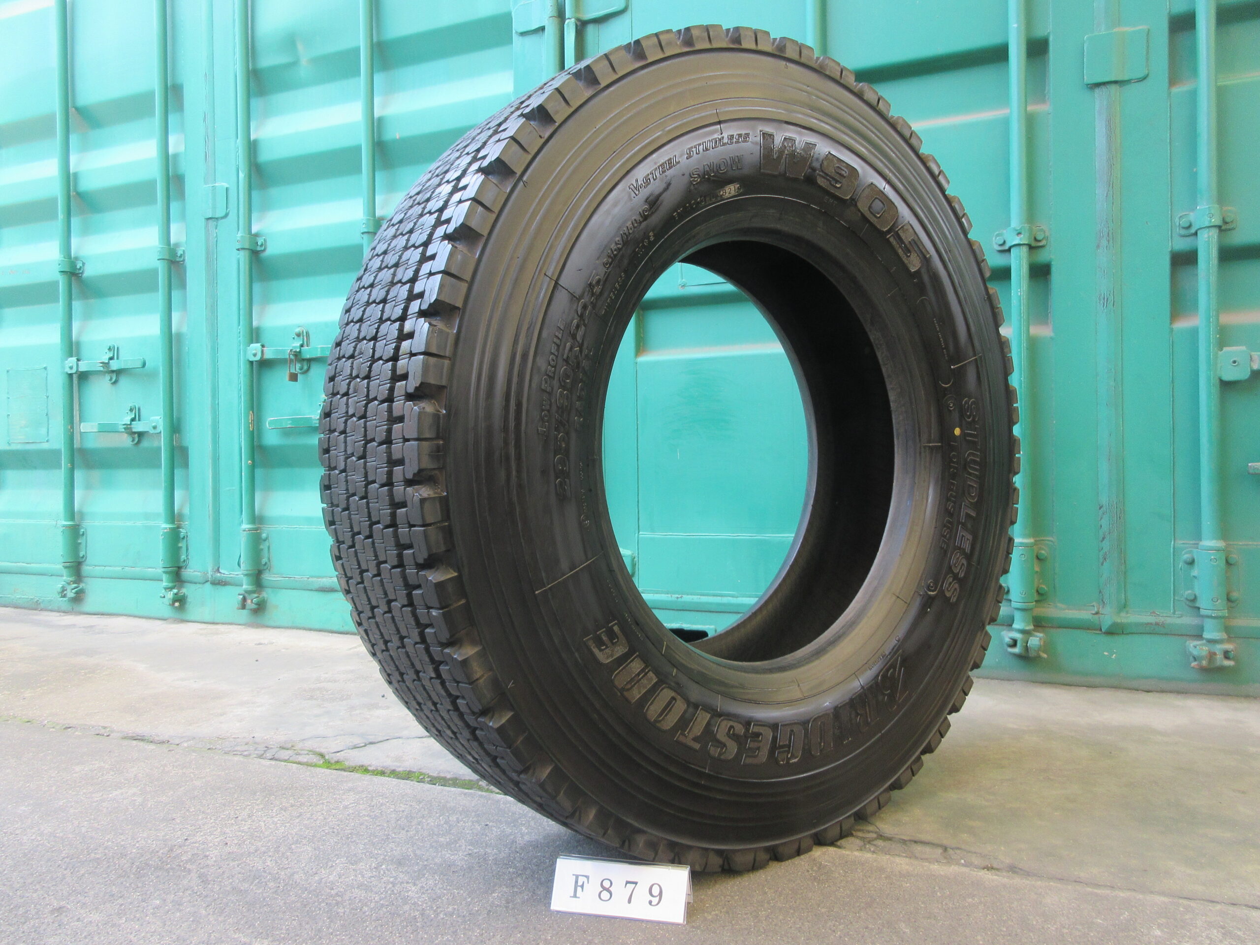 295/80R22.5   スタッドレス　ブリヂストン  F879