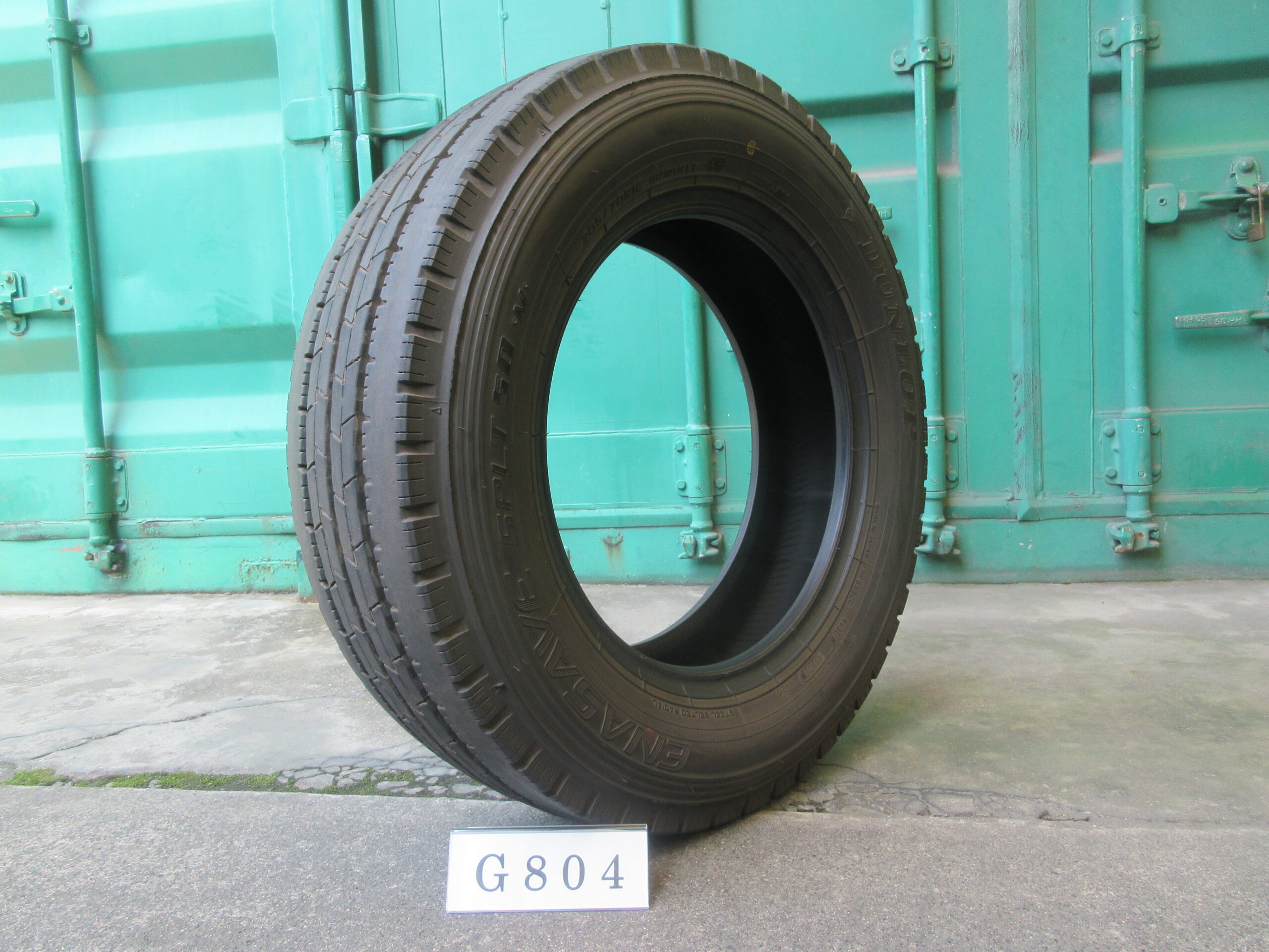 205/70R16  縦目　ダンロップ G804