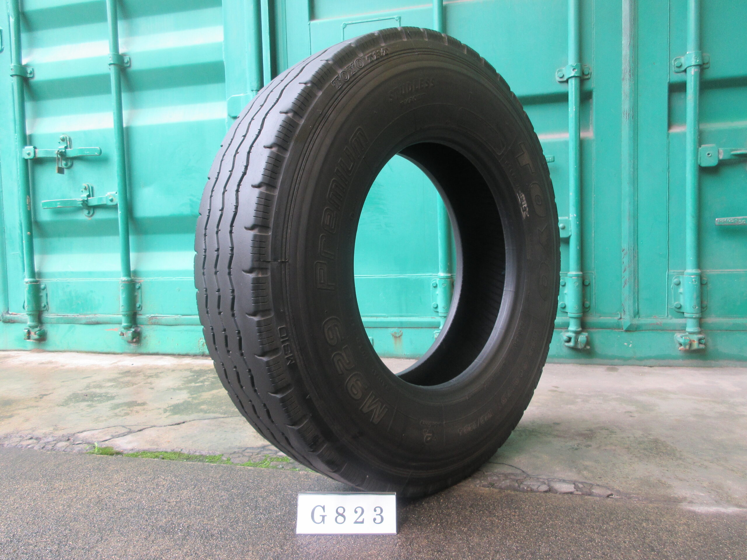 225/80R17.5   再生タイヤ  縦目  トーヨー  G823