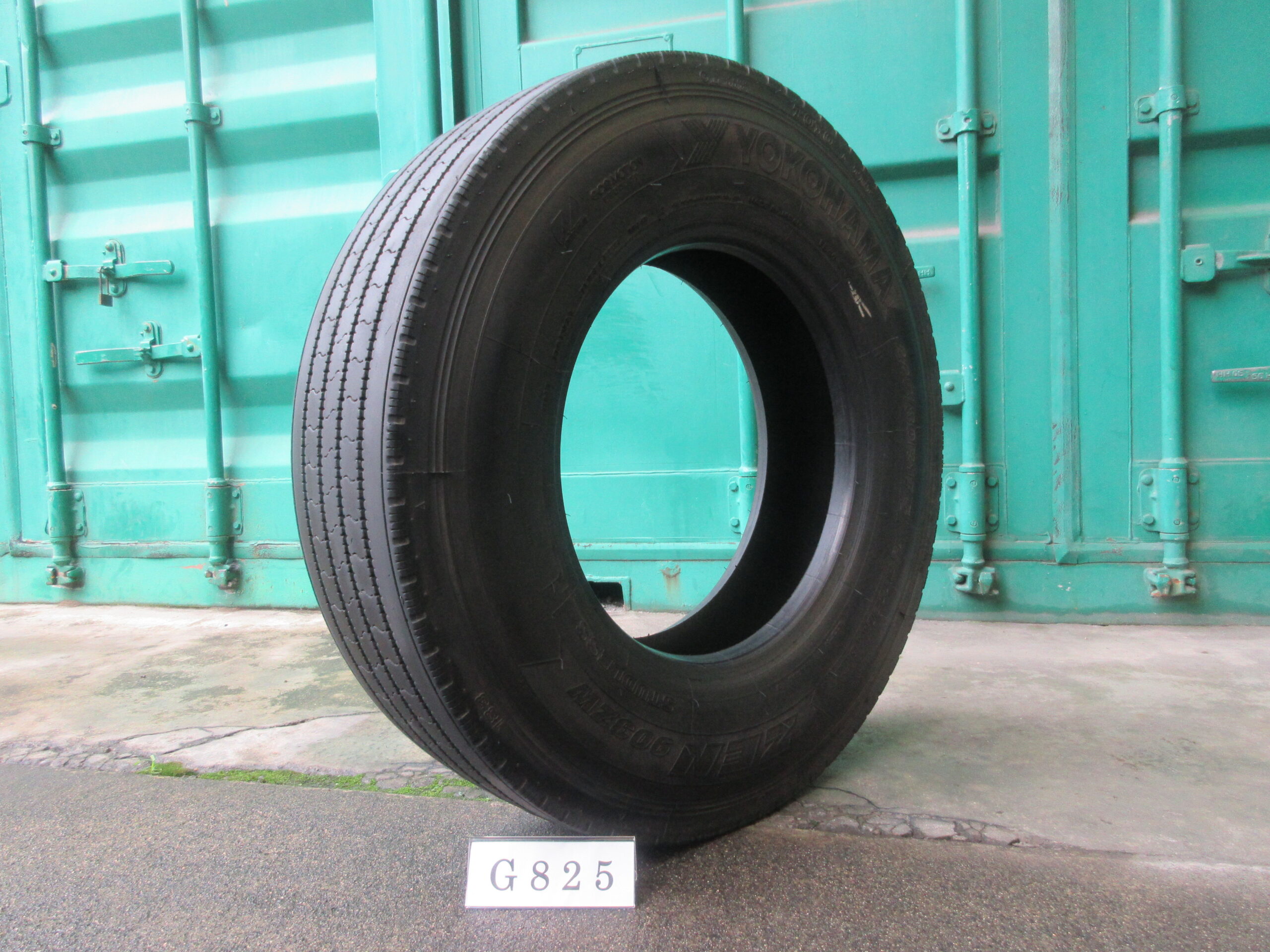 225/80R17.5   再生タイヤ  縦目  ヨコハマ  G825