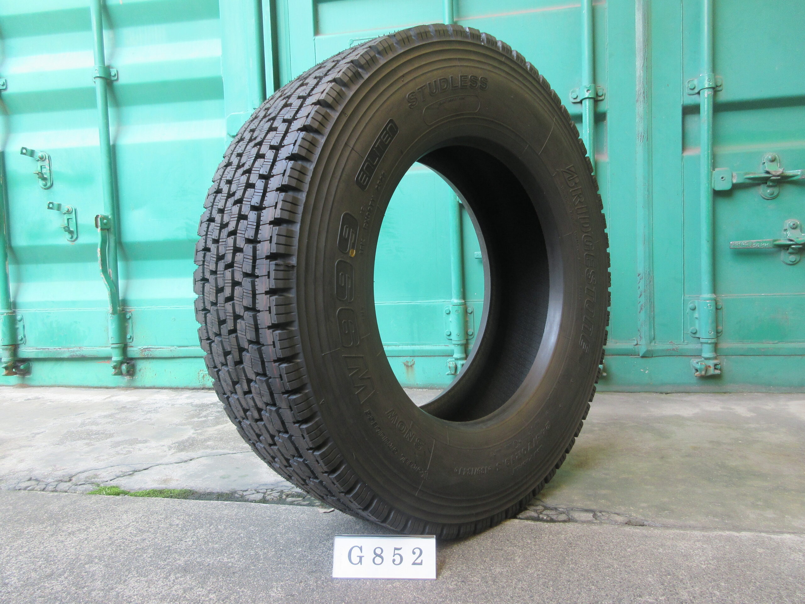 245/70R19.5  新品   スタッドレス　ブリヂストン G852