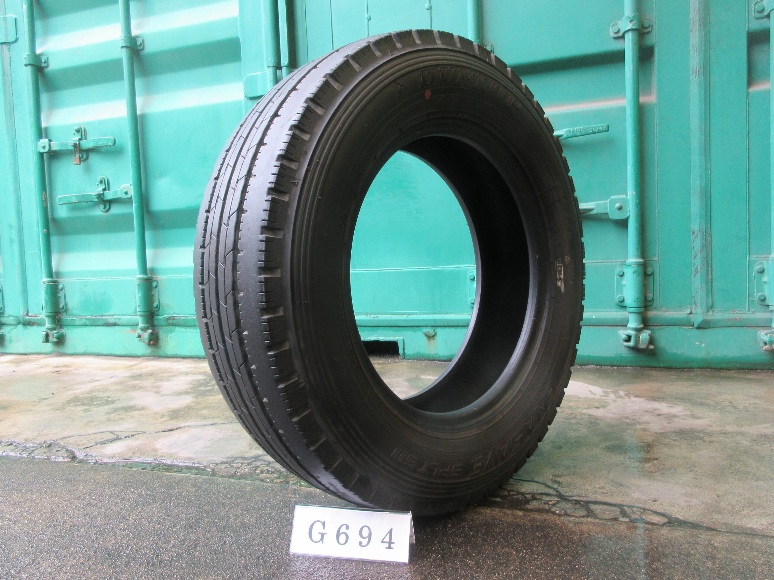 205/70R16  縦目　ダンロップ G694