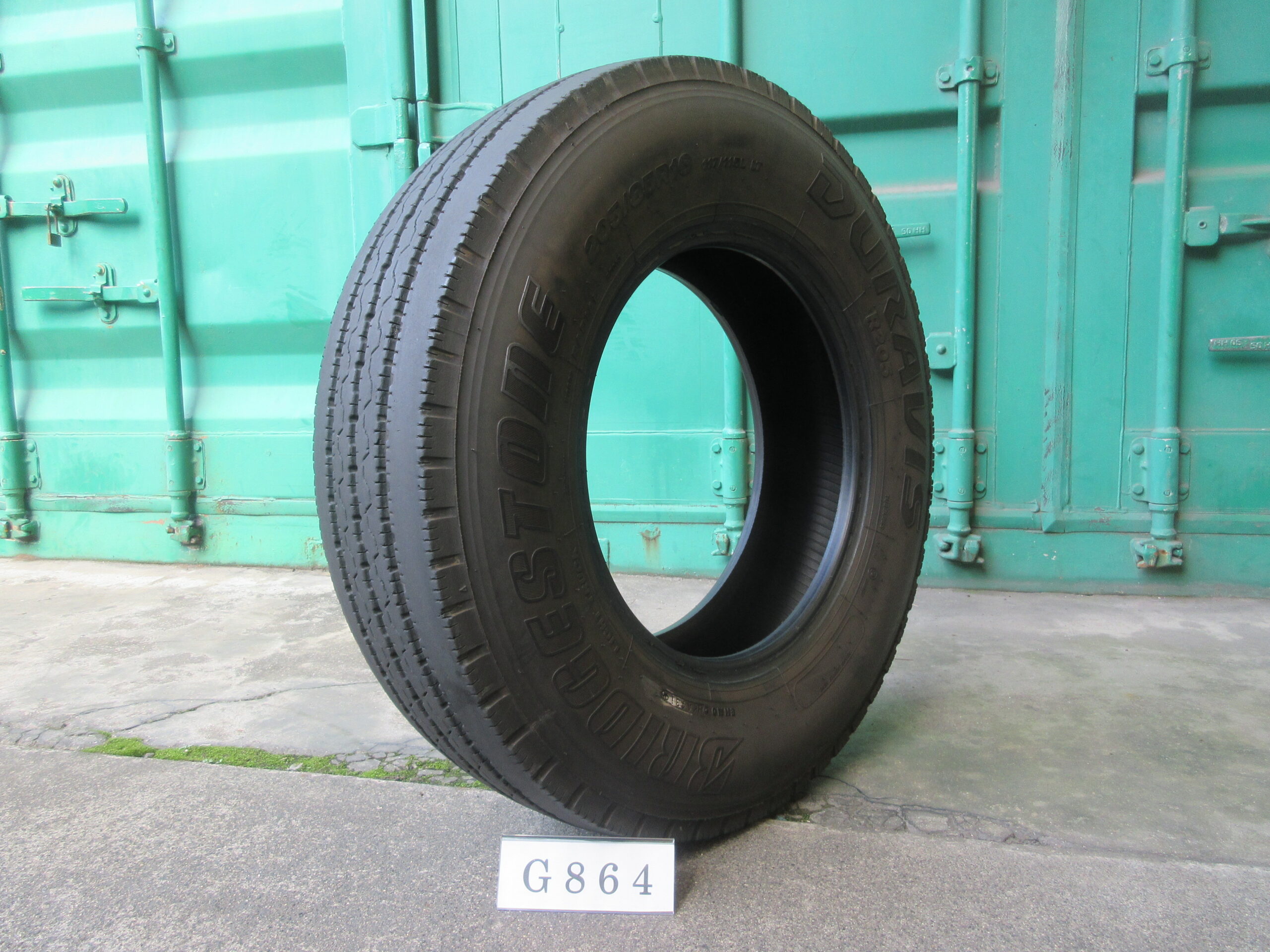 205/85R16   縦目　ブリヂストン G864