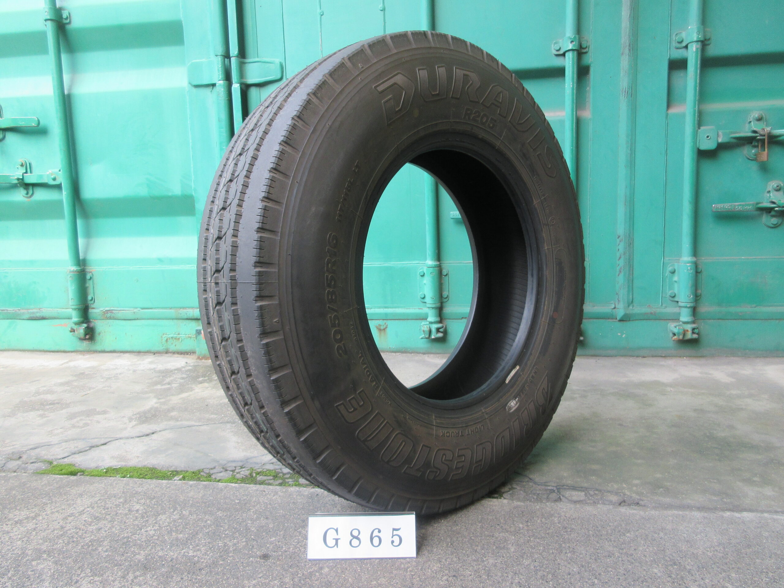 205/85R16  イボ付き   縦目　ブリヂストン G865