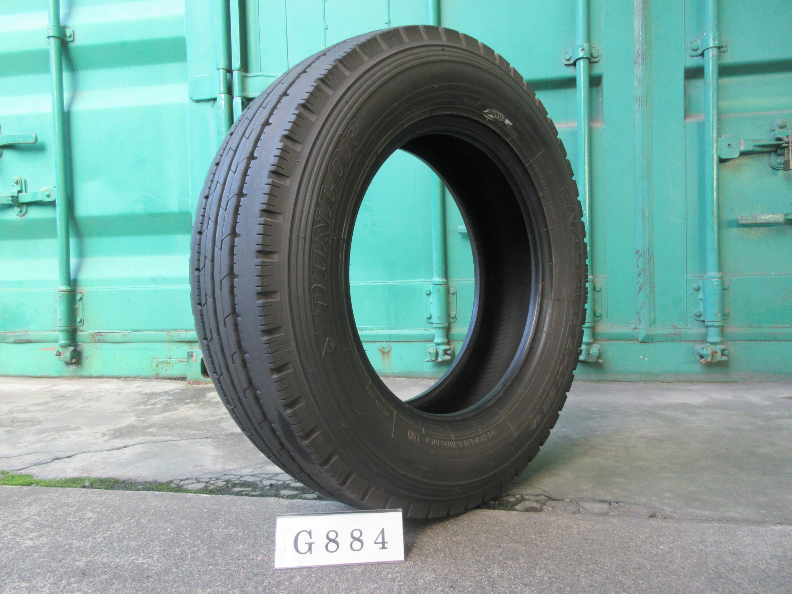 205/70R16  縦目　ダンロップ G884