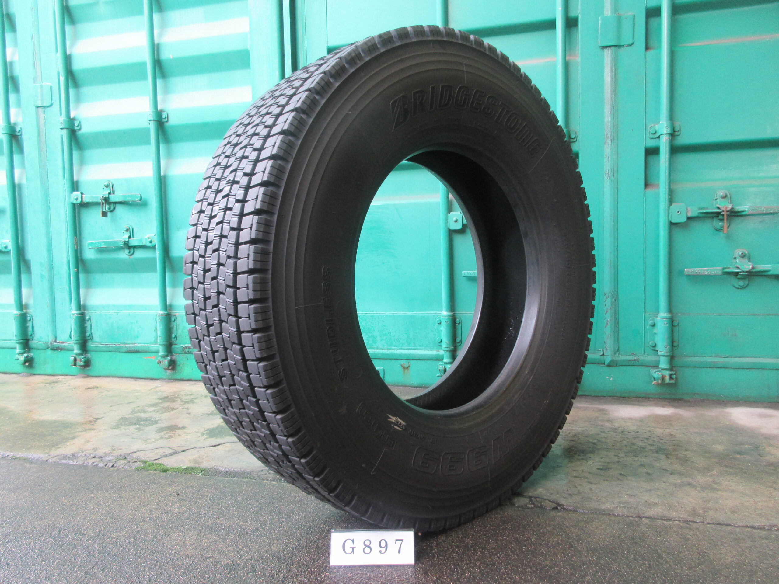 275/80R22.5   スタッドレス　ブリヂストン  G897