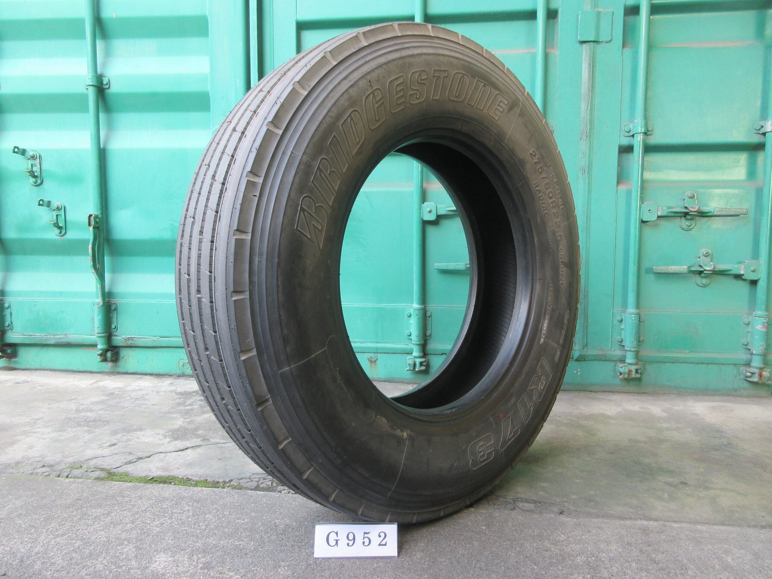 275/80R22.5  イボ付き   縦目　ブリヂストン G952