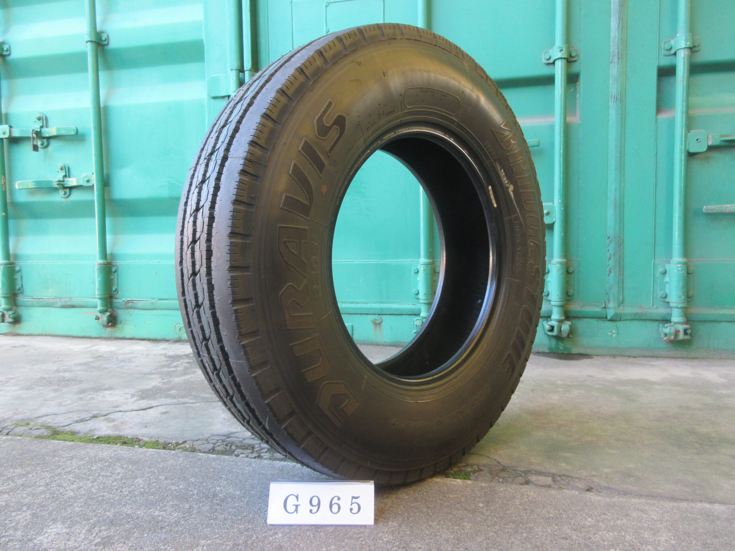 205/85R16  イボ付き   縦目　ブリヂストン G965