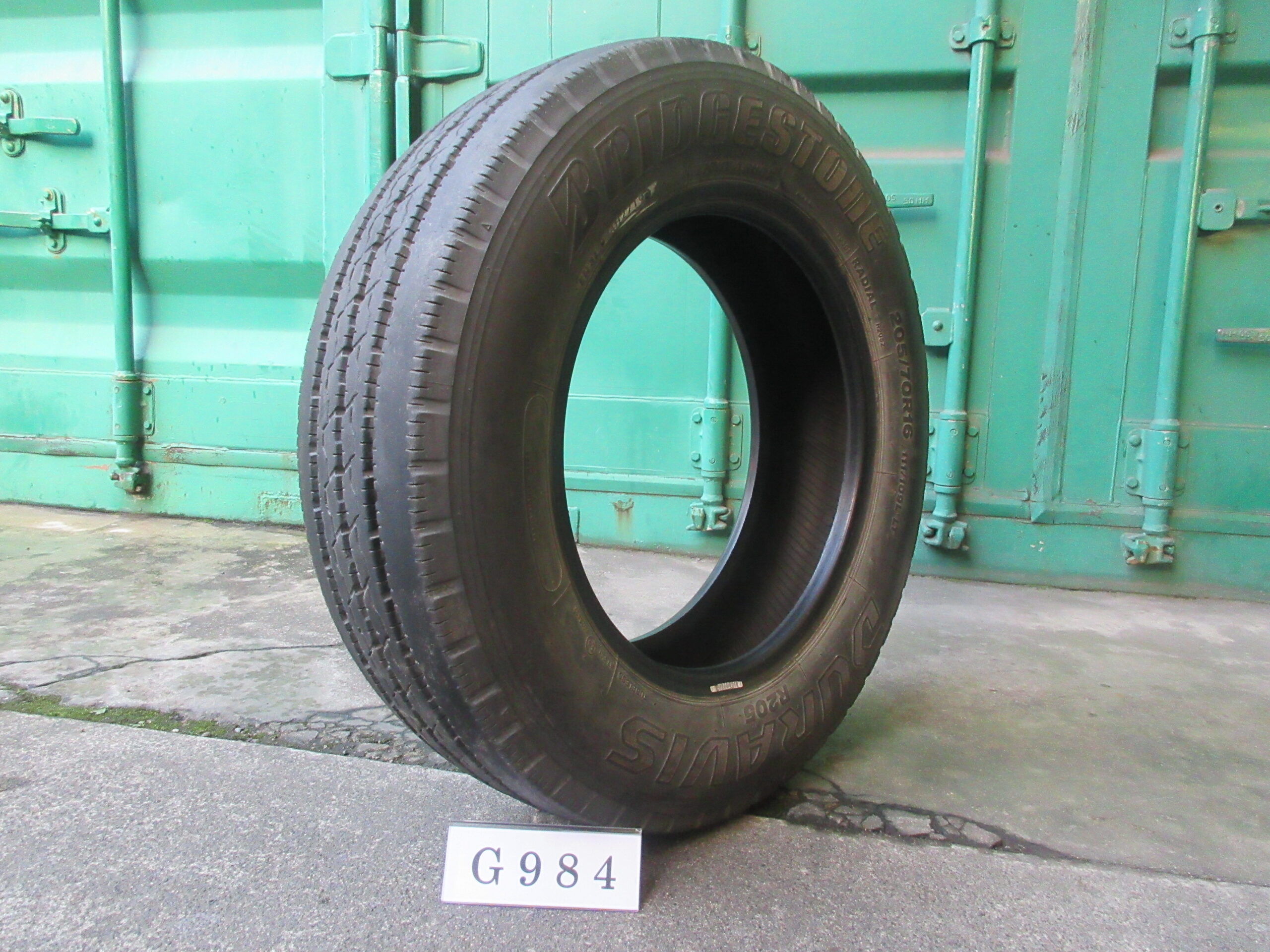 205/70R16   縦目　ブリヂストン G984