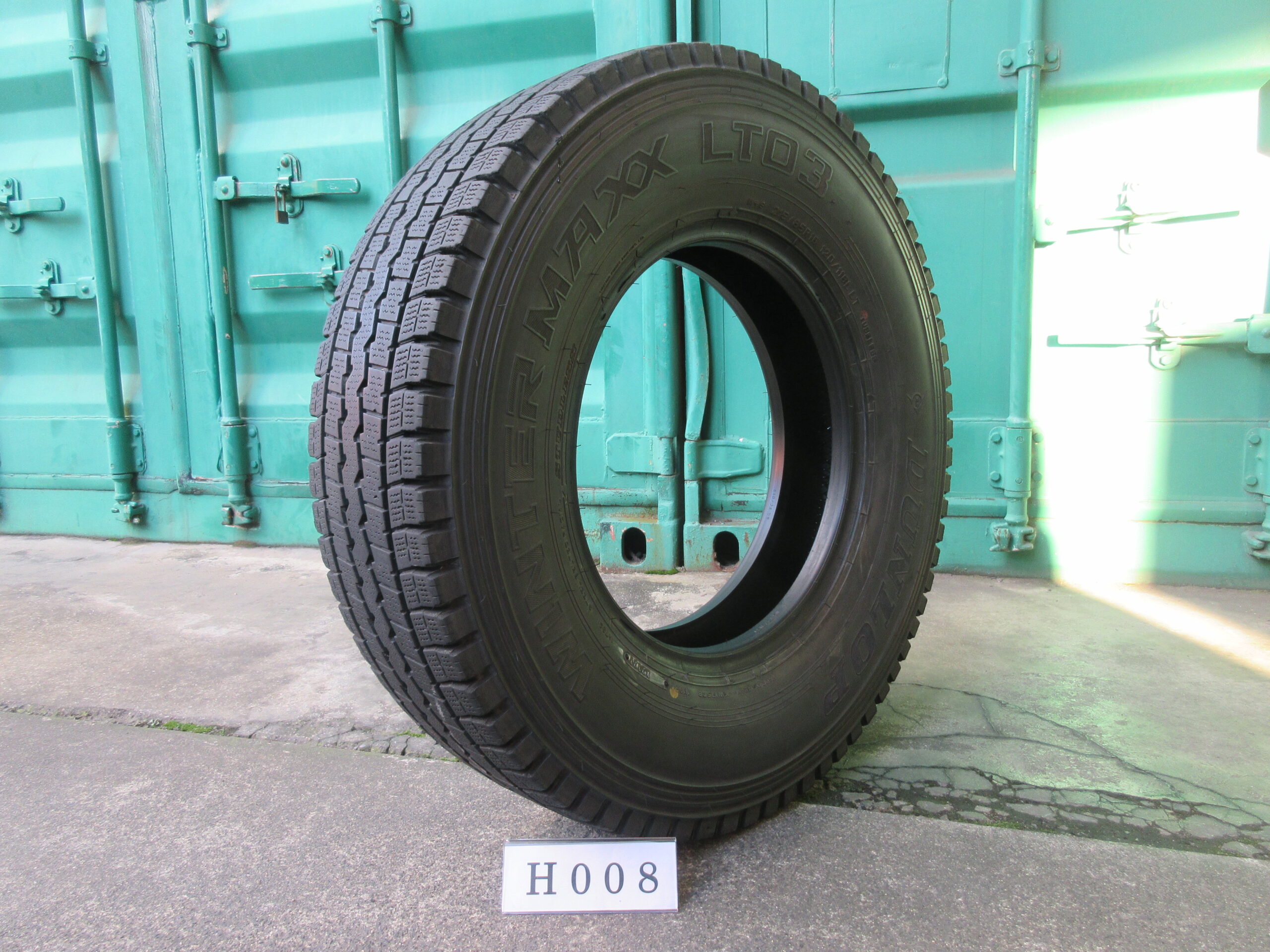 215/85R16  スタッドレス　ダンロップ H008