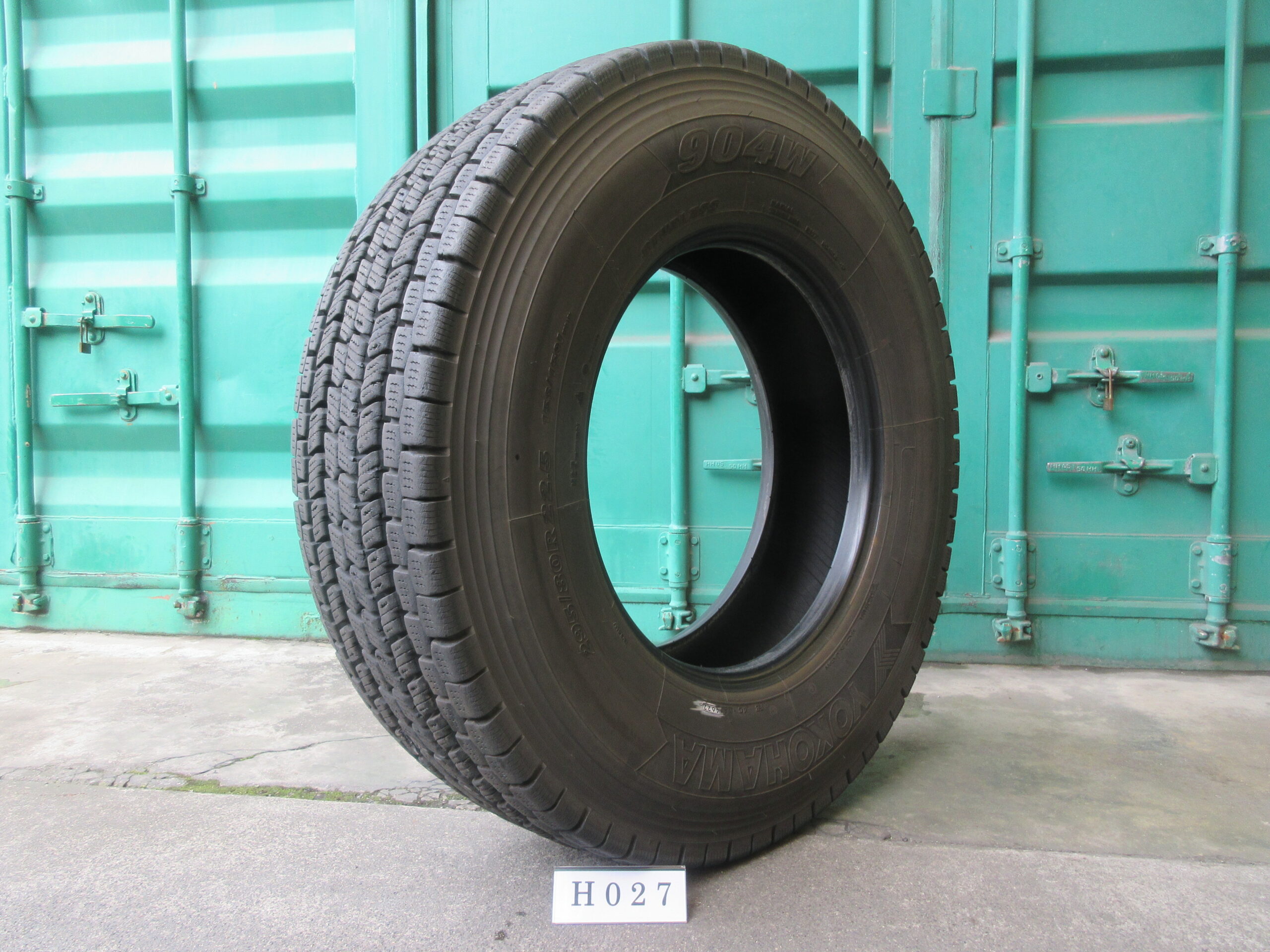 295/80R22.5  スタッドレス ヨコハマ  H027