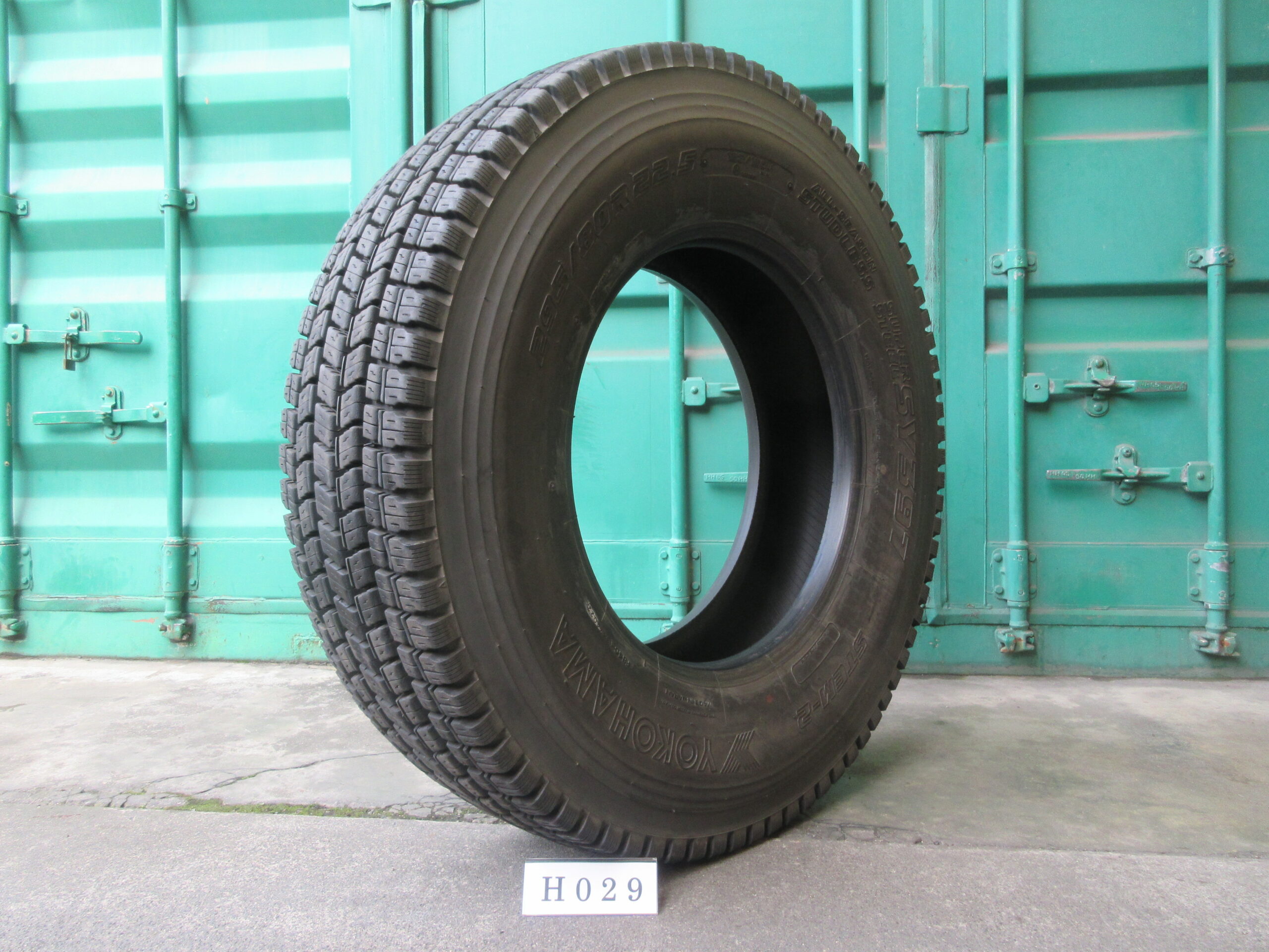 295/80R22.5  スタッドレス ヨコハマ  H029