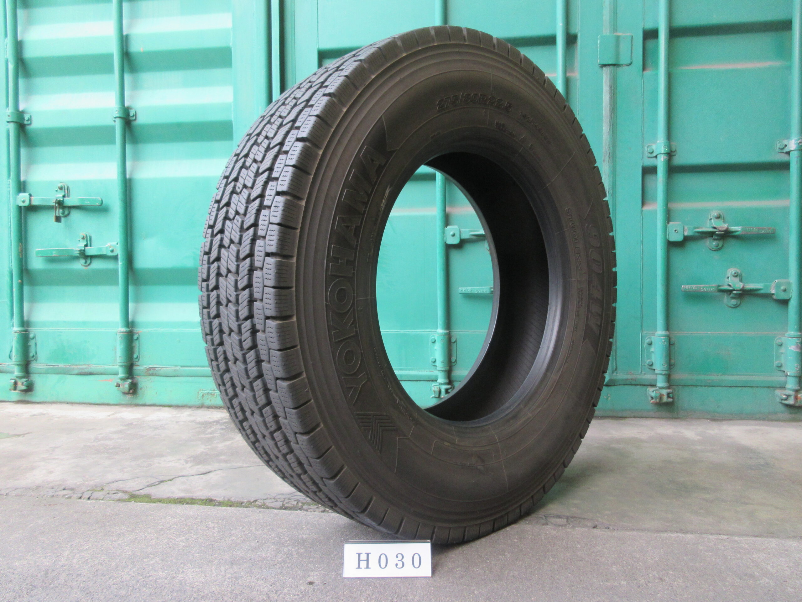 275/80R22.5  スタッドレス ヨコハマ  H030