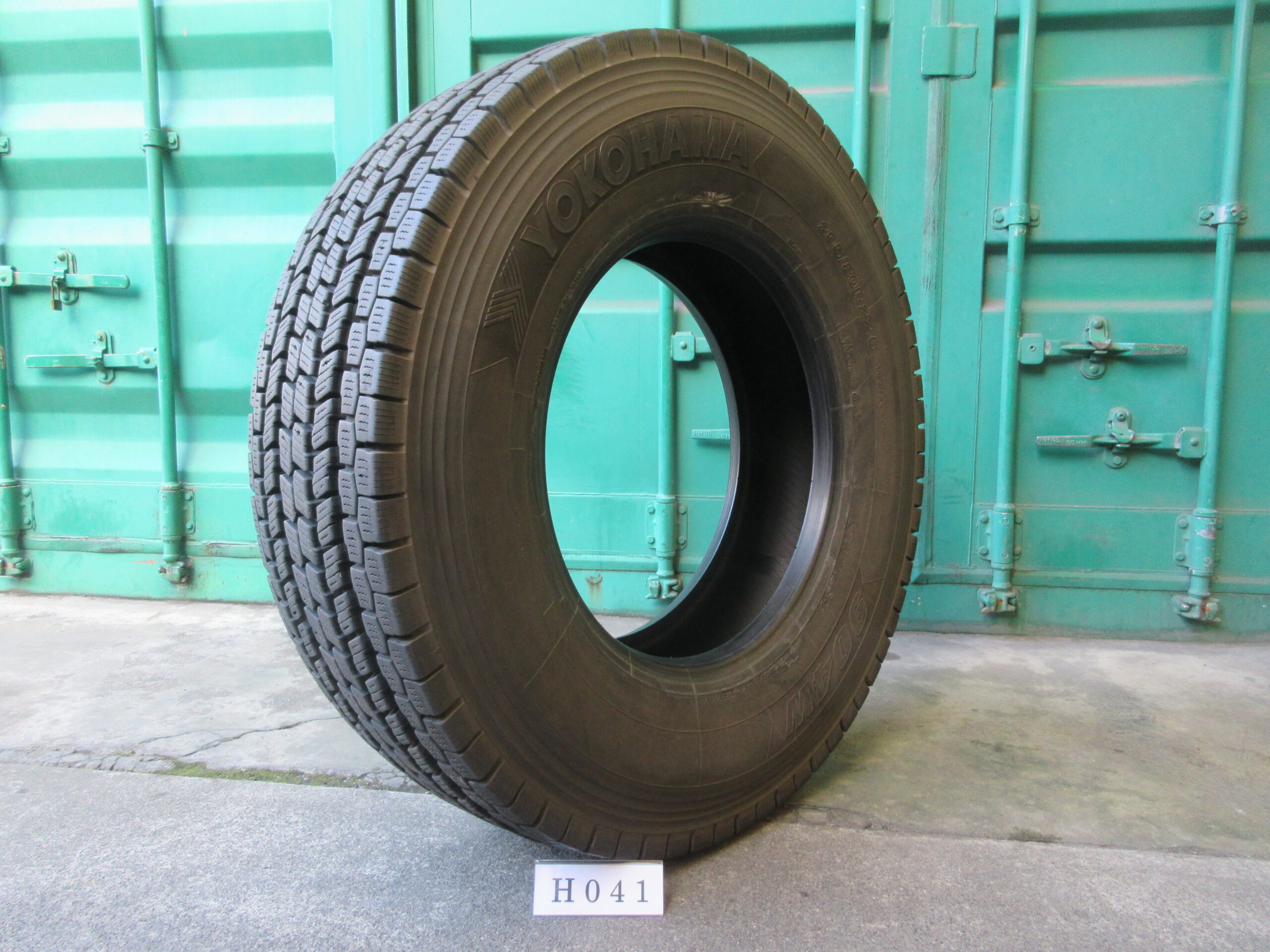 295/80R22.5  スタッドレス ヨコハマ  H041