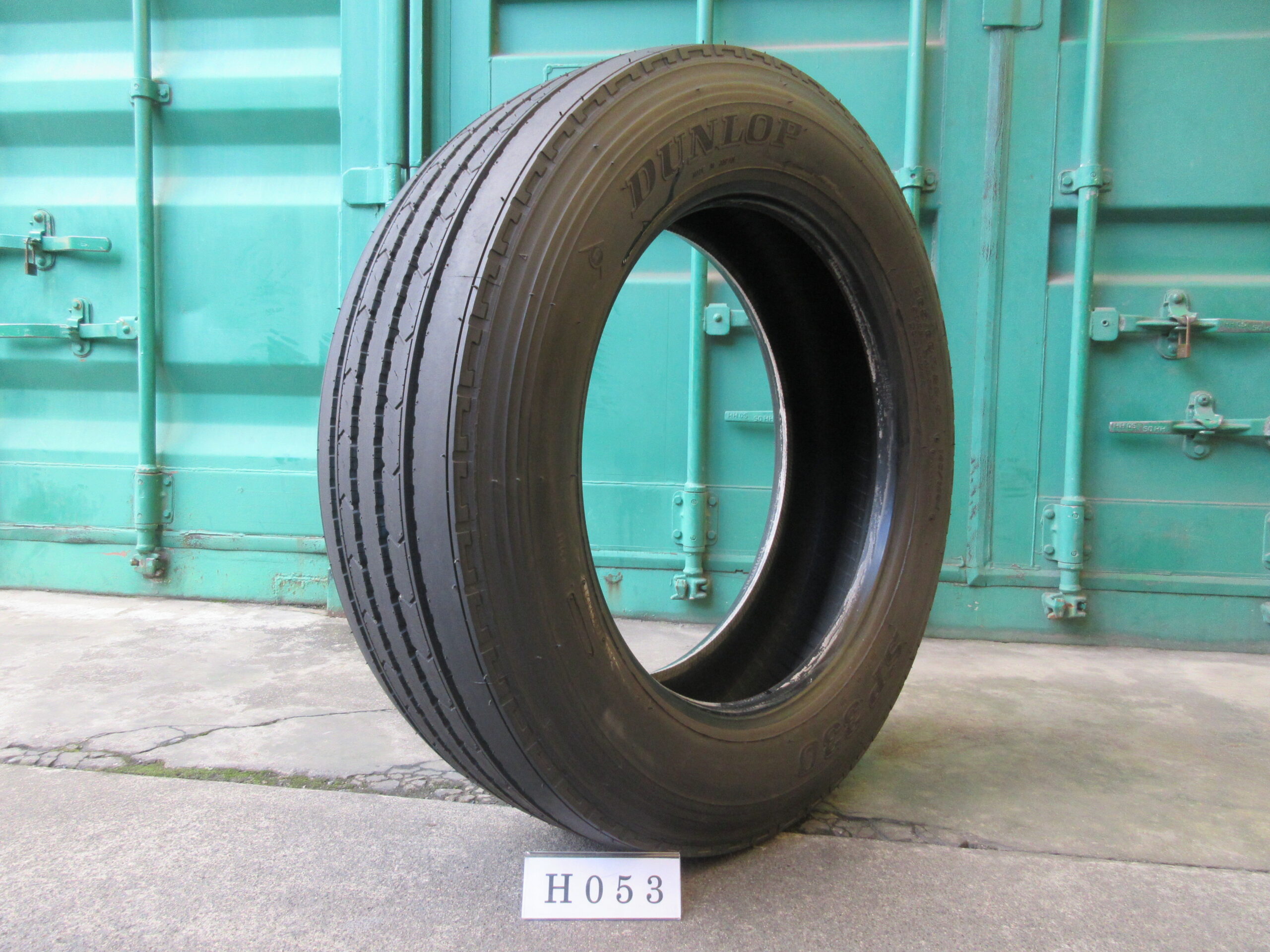 265/60R22.5  イボ付き  縦目　ダンロップ H053