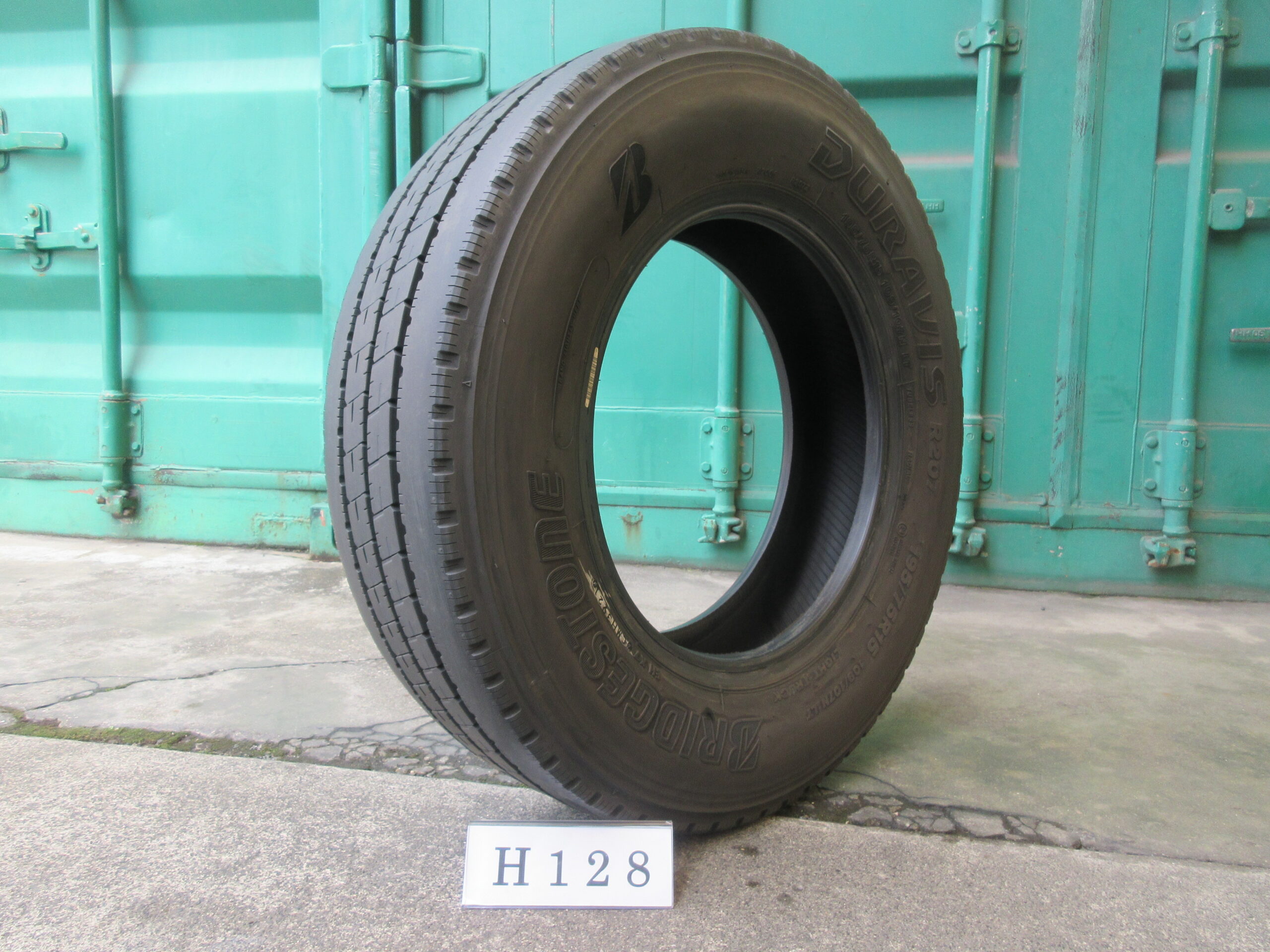 195/75R15   縦目　ブリヂストン  H128
