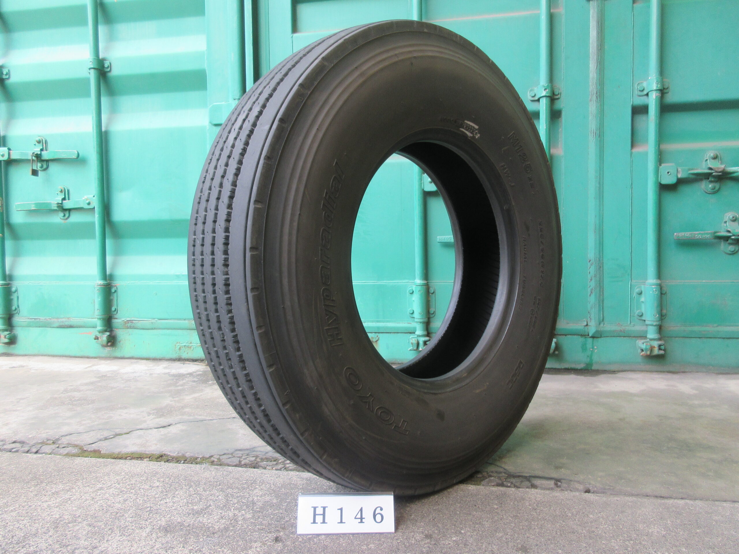 225/90R17.5   縦目 トーヨー  H146