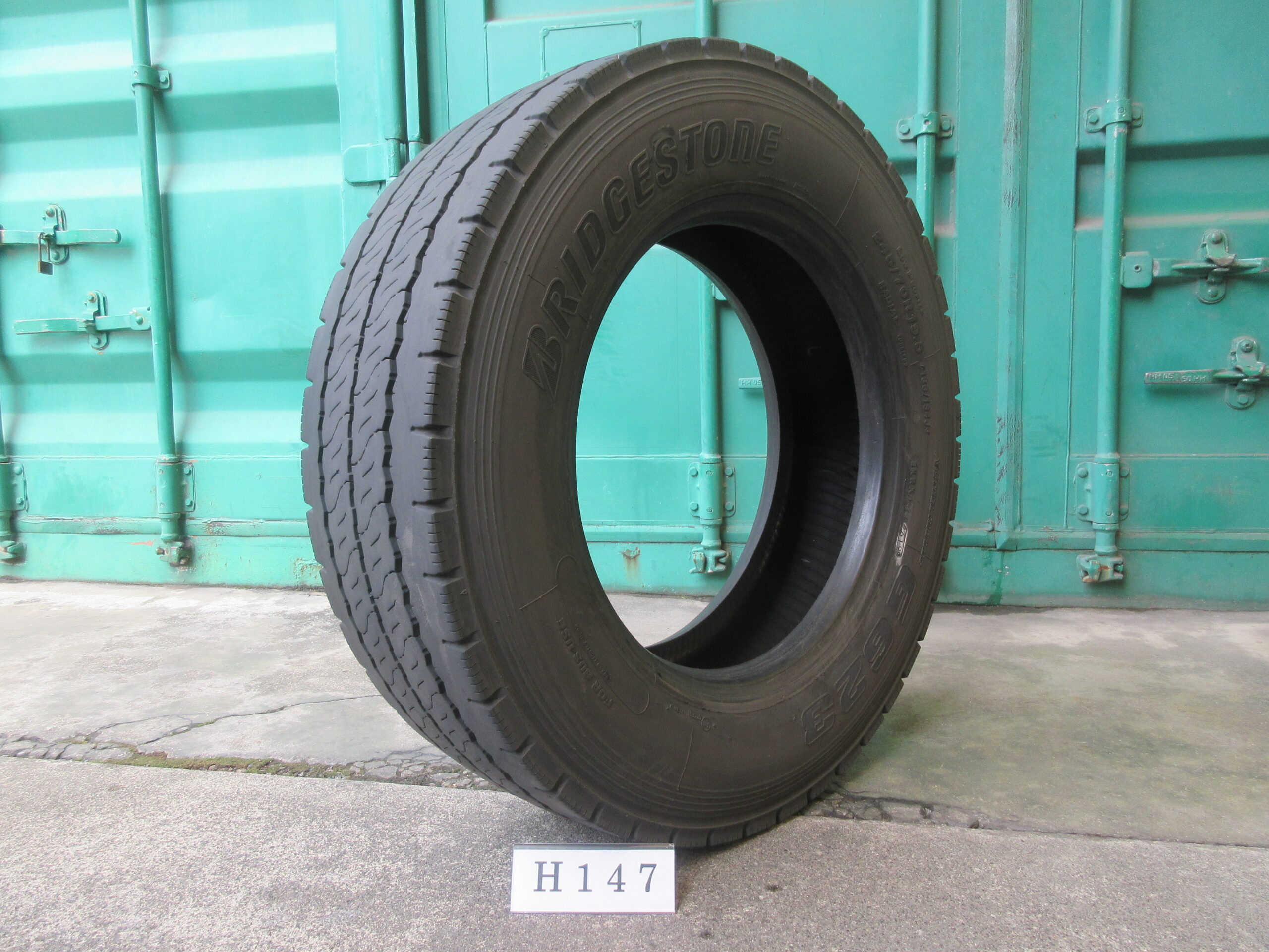 245/70R19.5  縦目　ブリヂストン H147