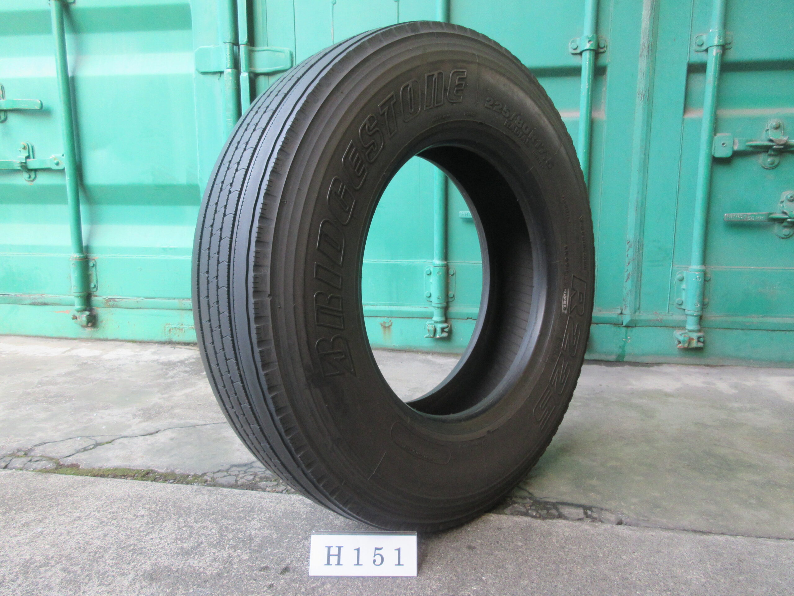 225/80R17.5  縦目　ブリヂストン H151