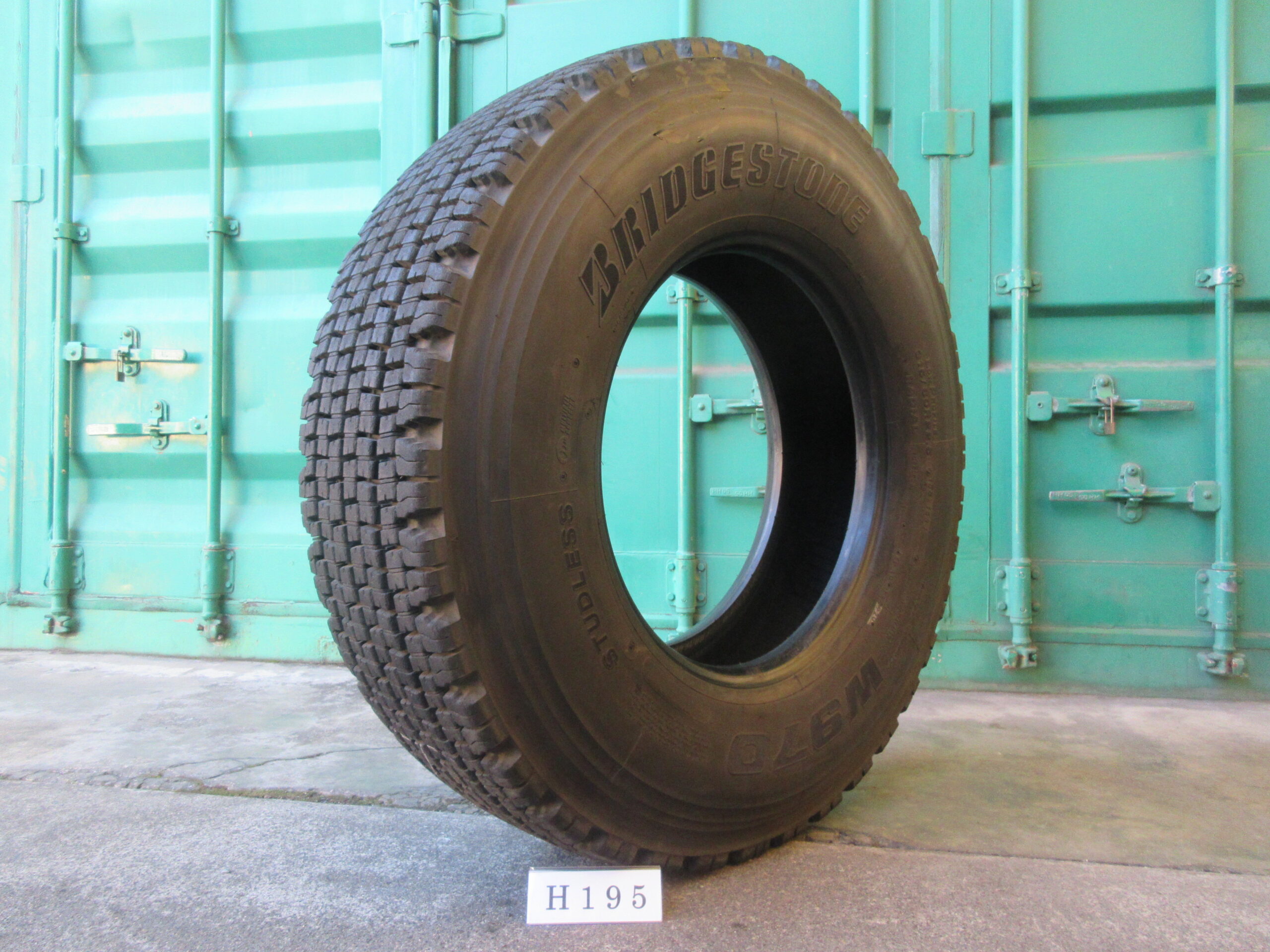 315/80R22.5  スタッドレス　ブリヂストン  H195