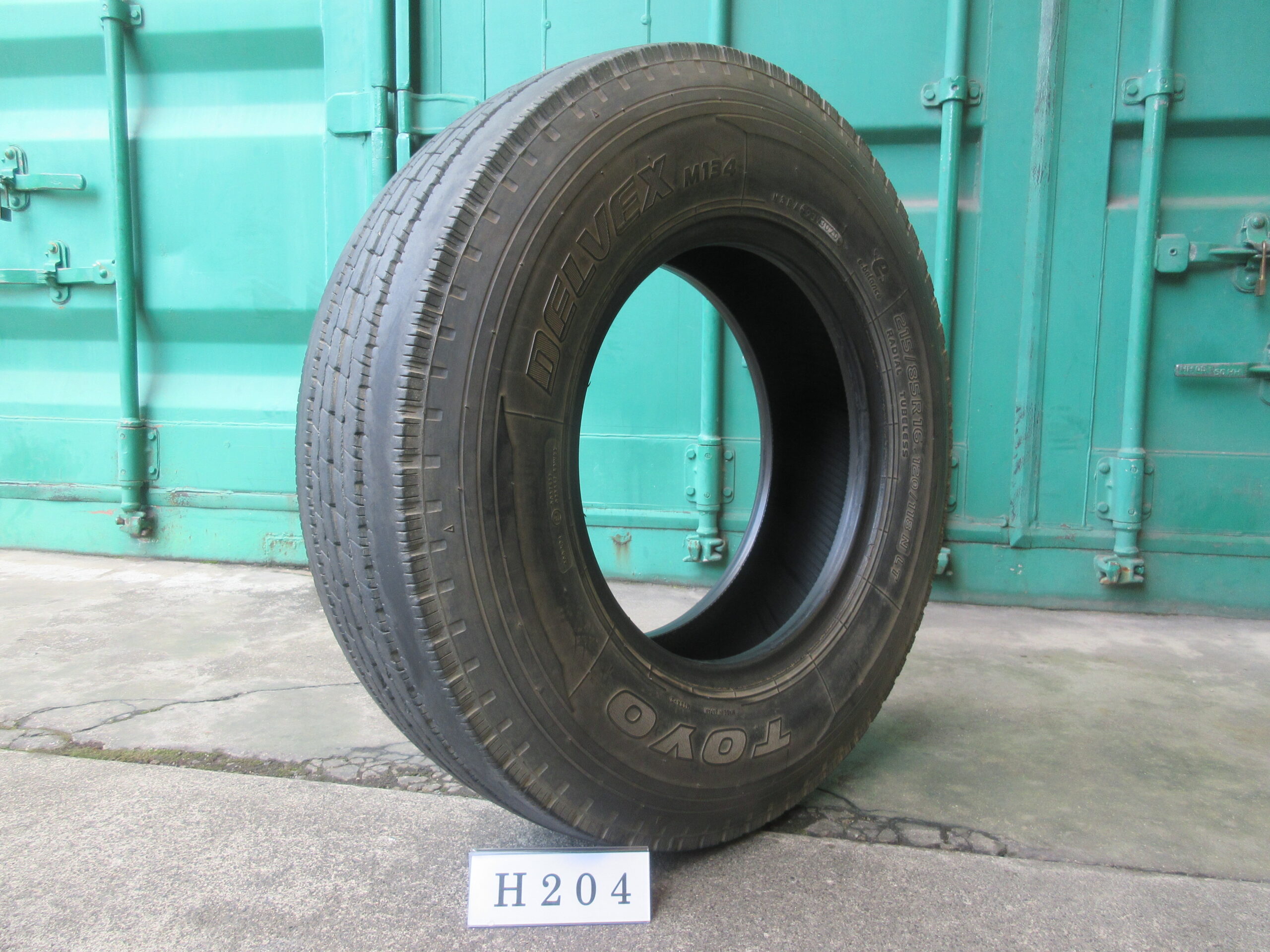 215/85R16   縦目 トーヨー  H204
