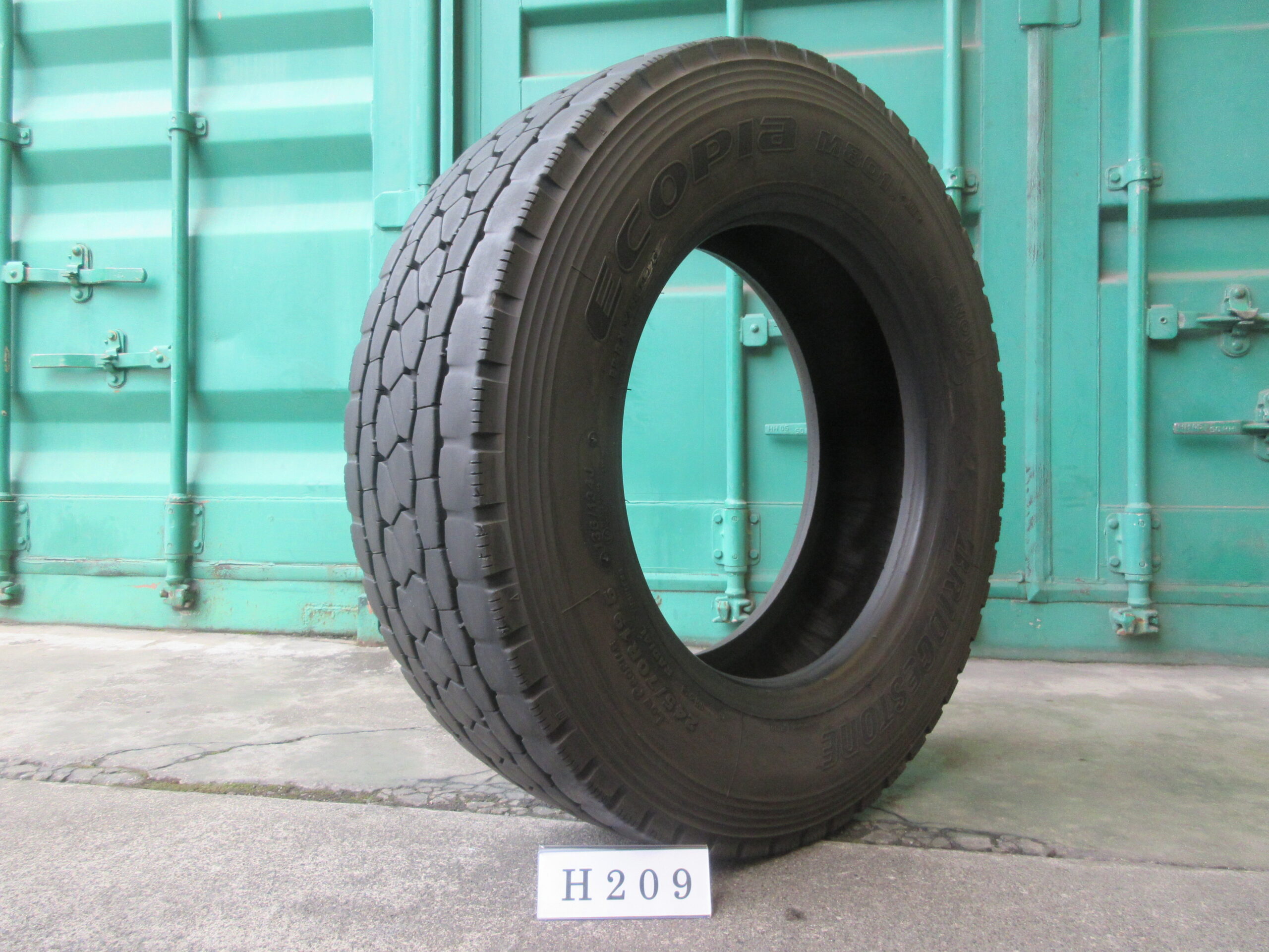 245/70R19.5   ミックス　ブリヂストン  H209