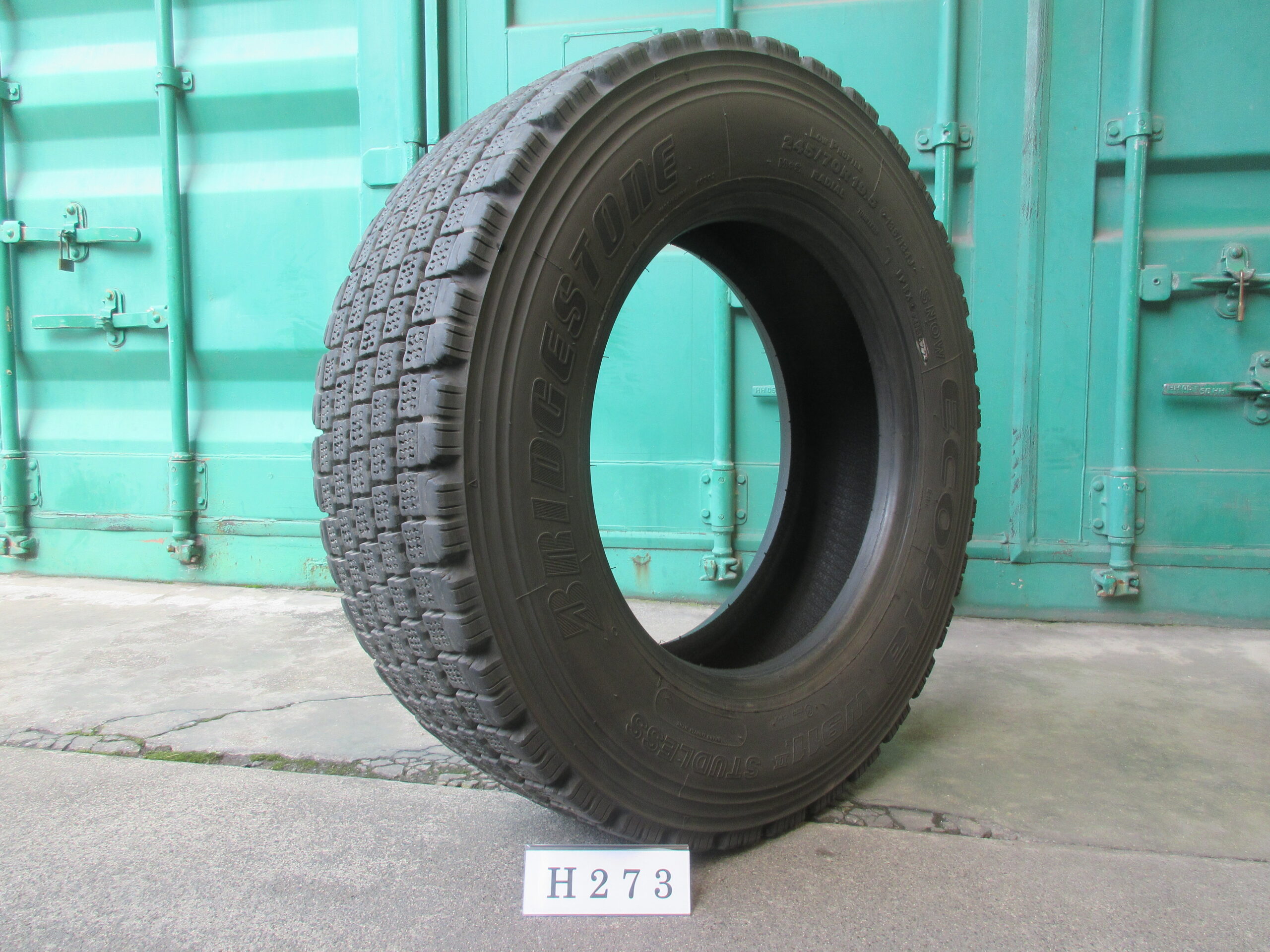 245/70R19.5   スタッドレス　ブリヂストン  H273