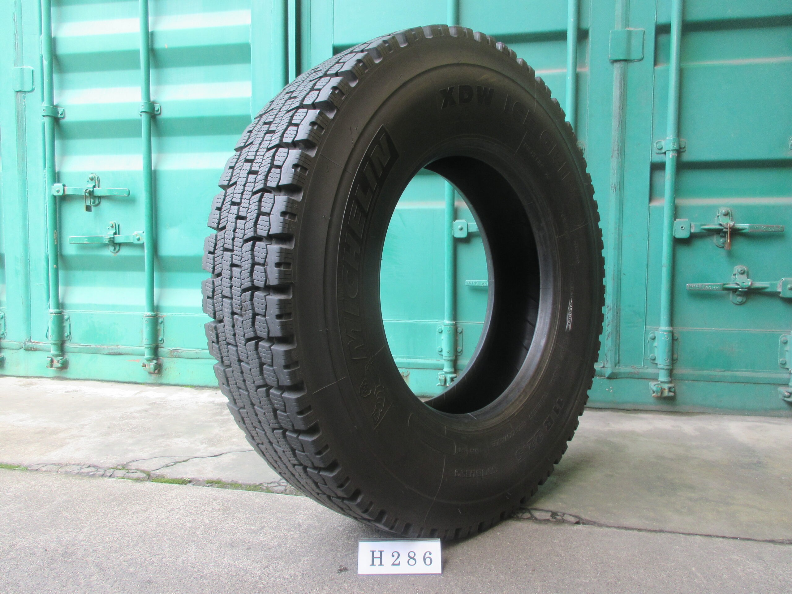 11R22.5   スタッドレス　ミシュラン  H286