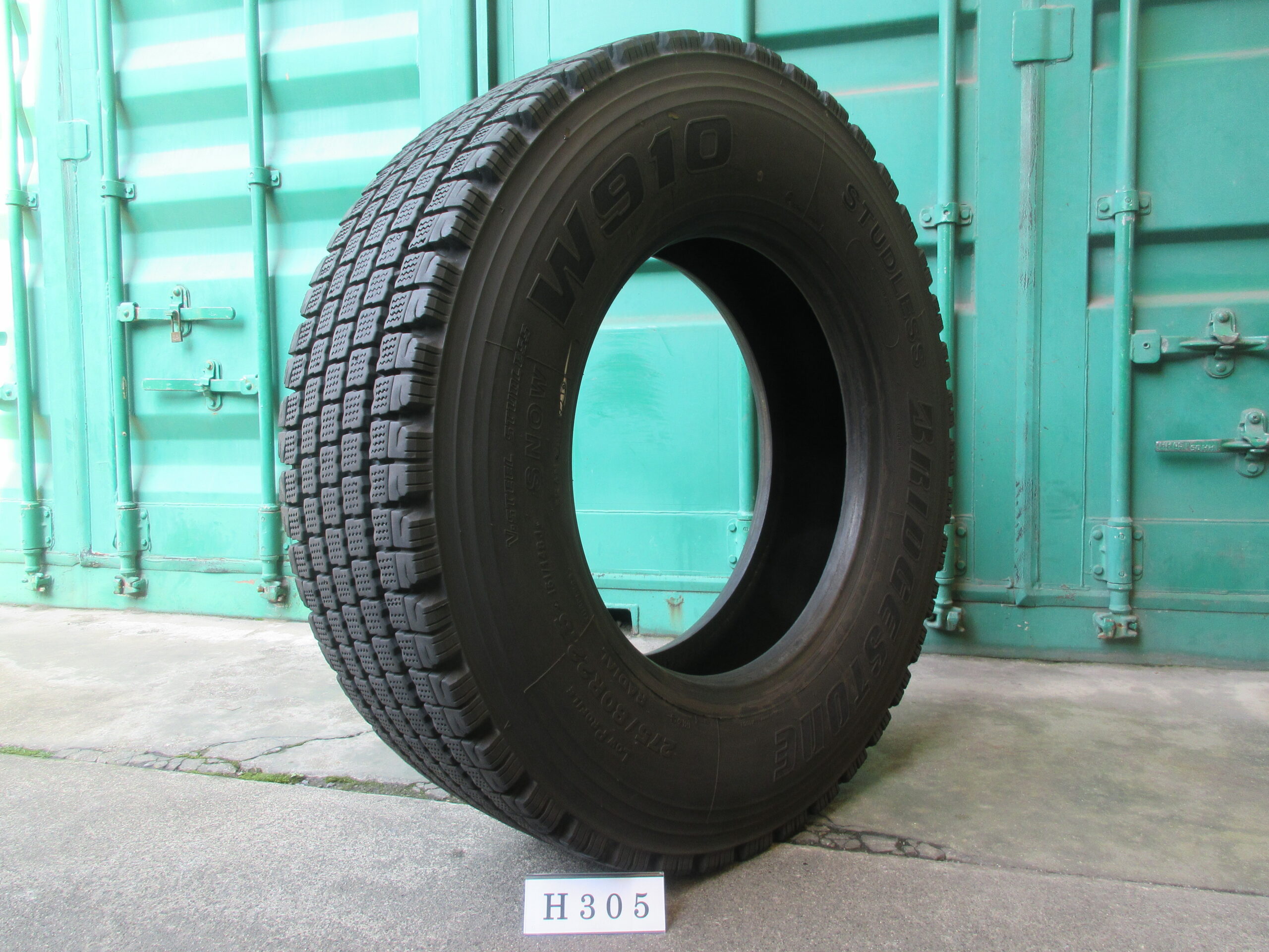 275/80R22.5   スタッドレス　ブリヂストン  H305