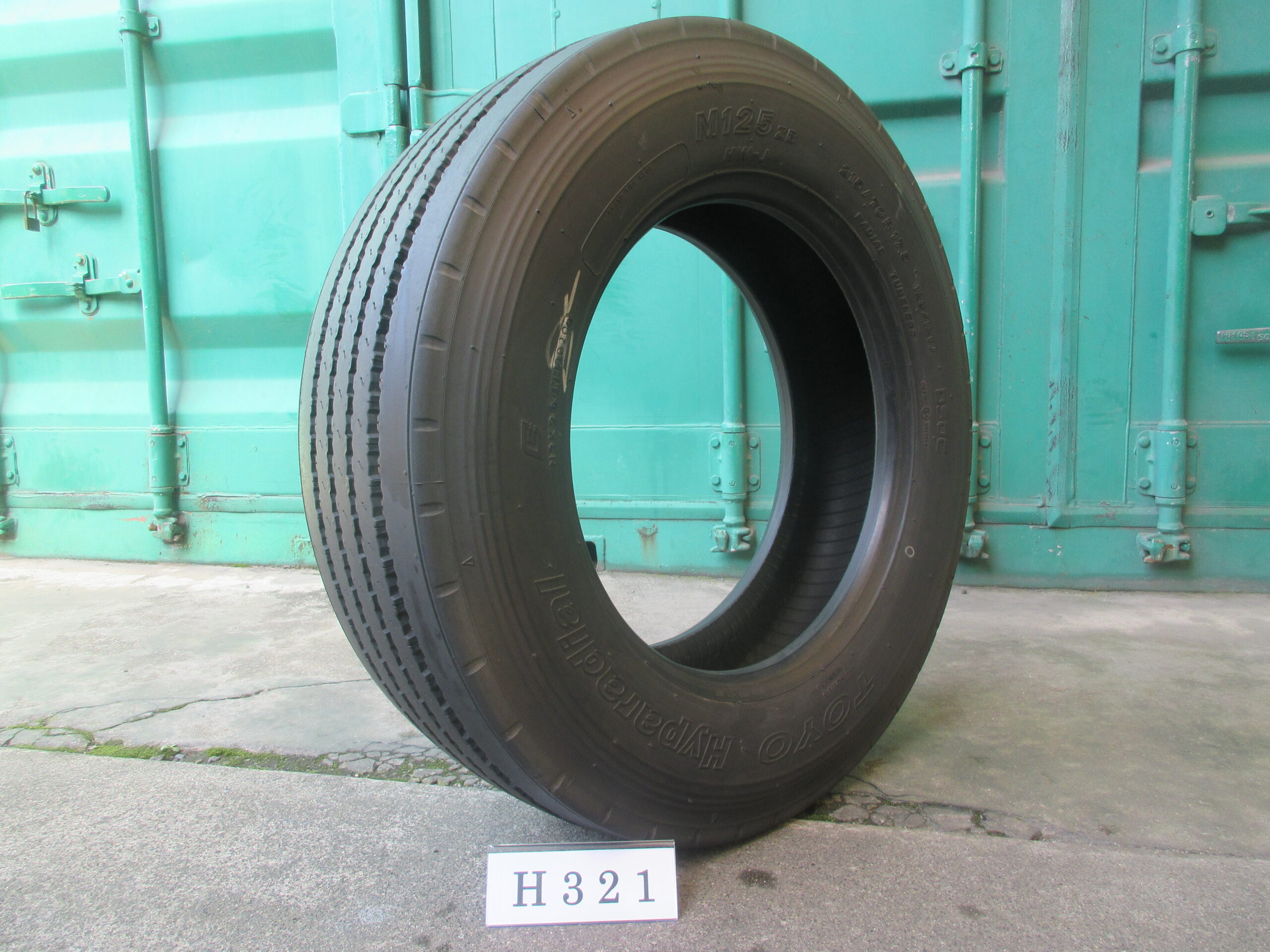 215/70R17.5   縦目 トーヨー  H321