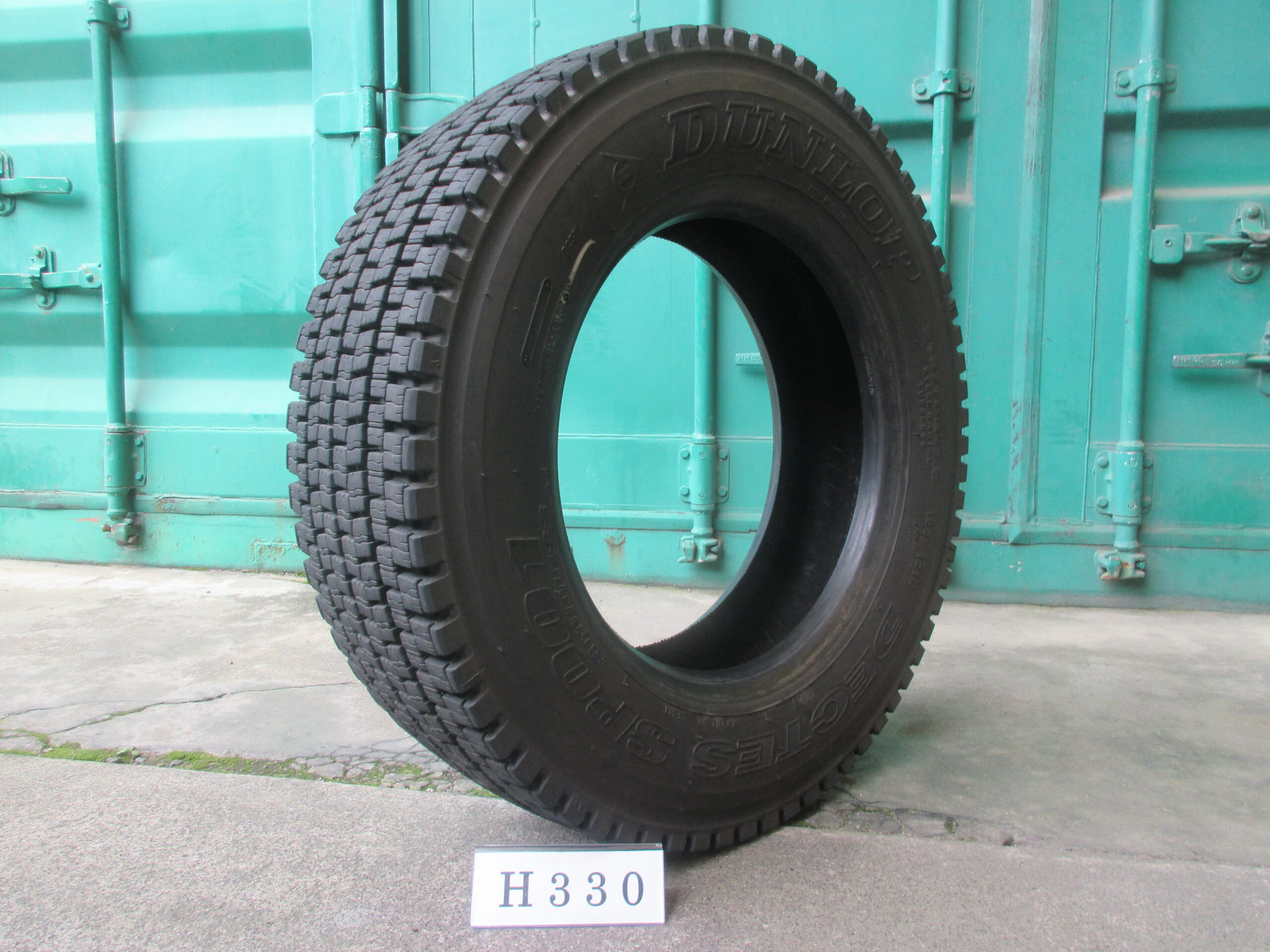 215/70R17.5  スタッドレス　ダンロップ H330