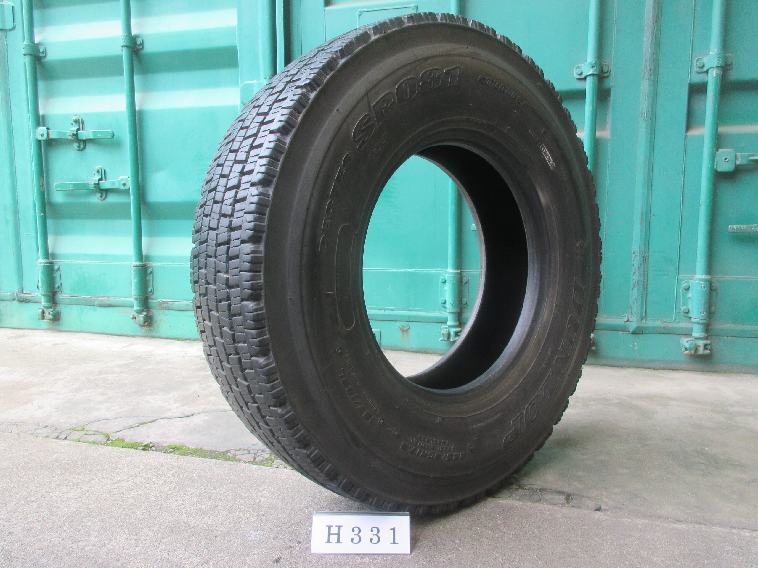 225/90R17.5  スタッドレス　ダンロップ H331
