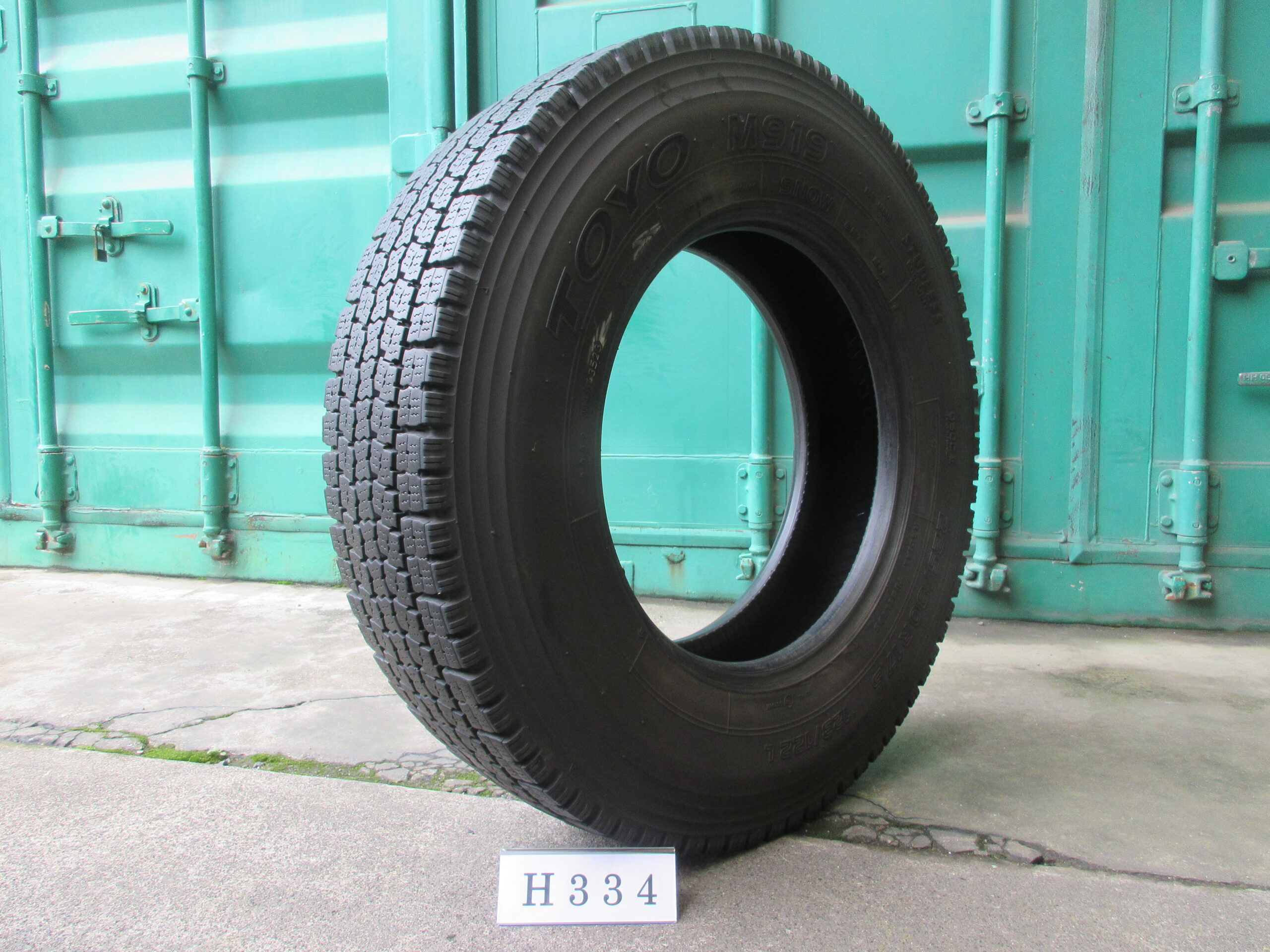 225/80R17.5   スタッドレス　トーヨー H334