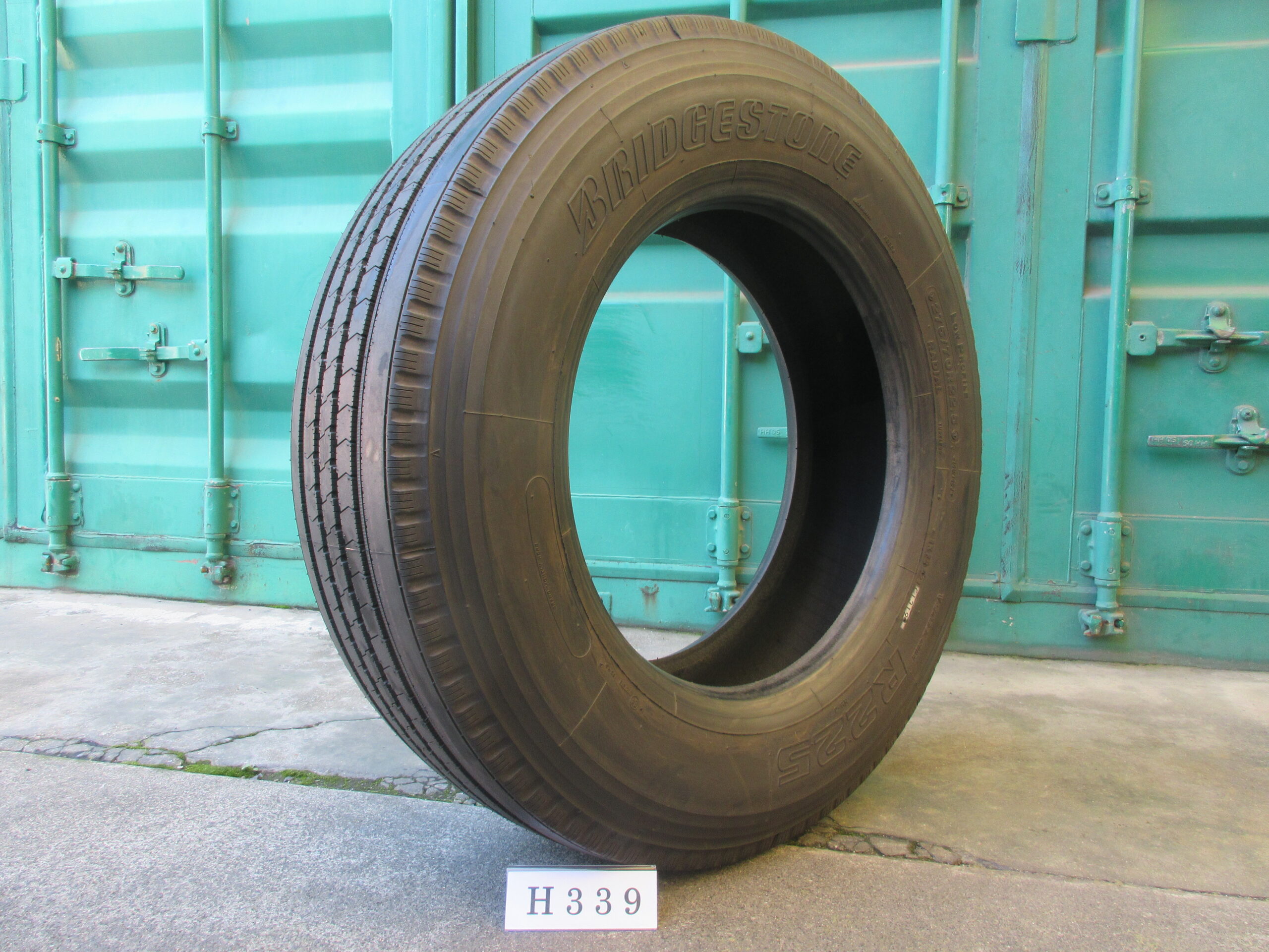 275/70R22.5  イボ付き   縦目　ブリヂストン H339