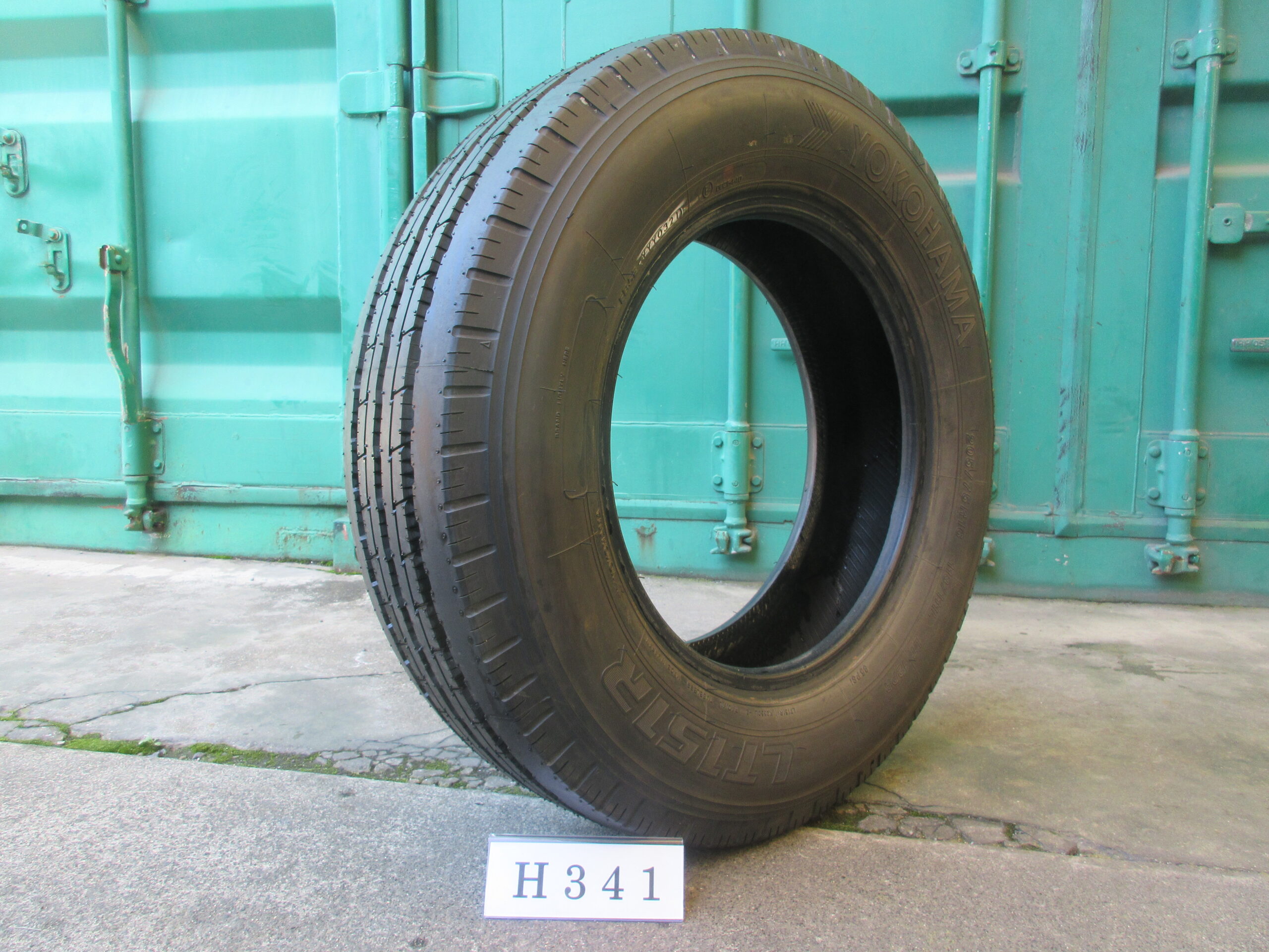 205/75R16  イボ付き   縦目　ヨコハマ  H341