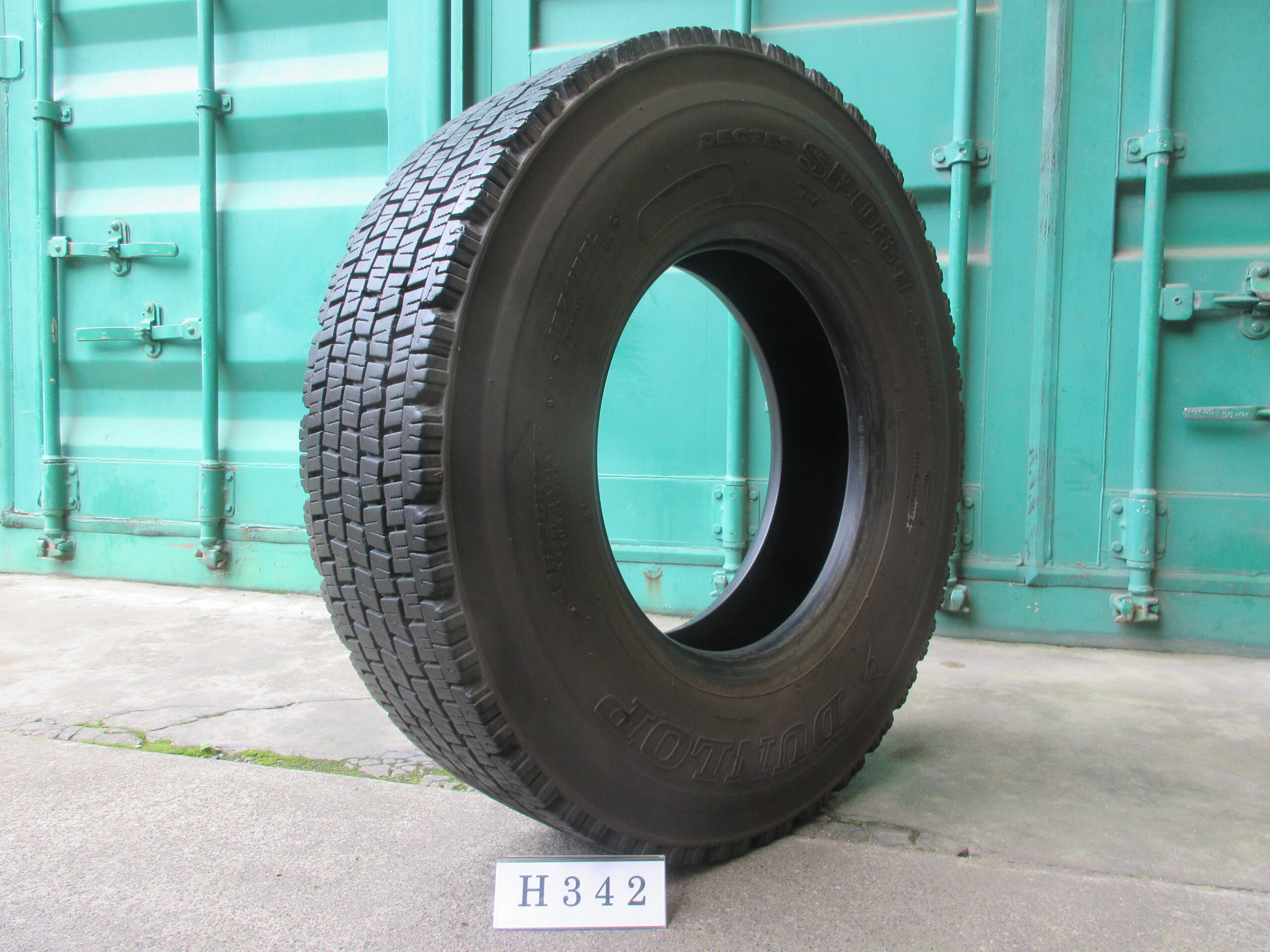225/90R17.5  スタッドレス　ダンロップ H342