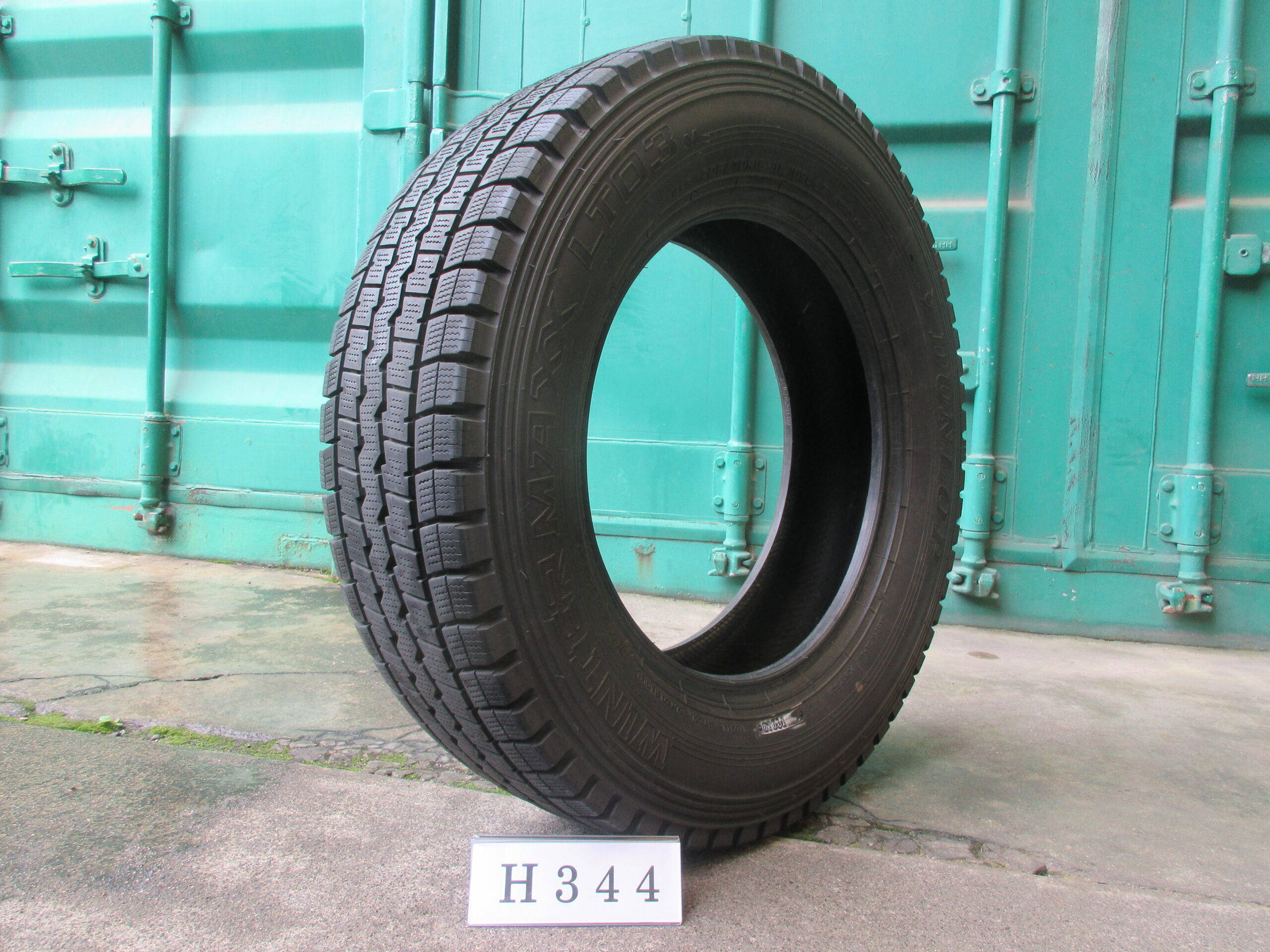 205/70R16  スタッドレス　ダンロップ H344