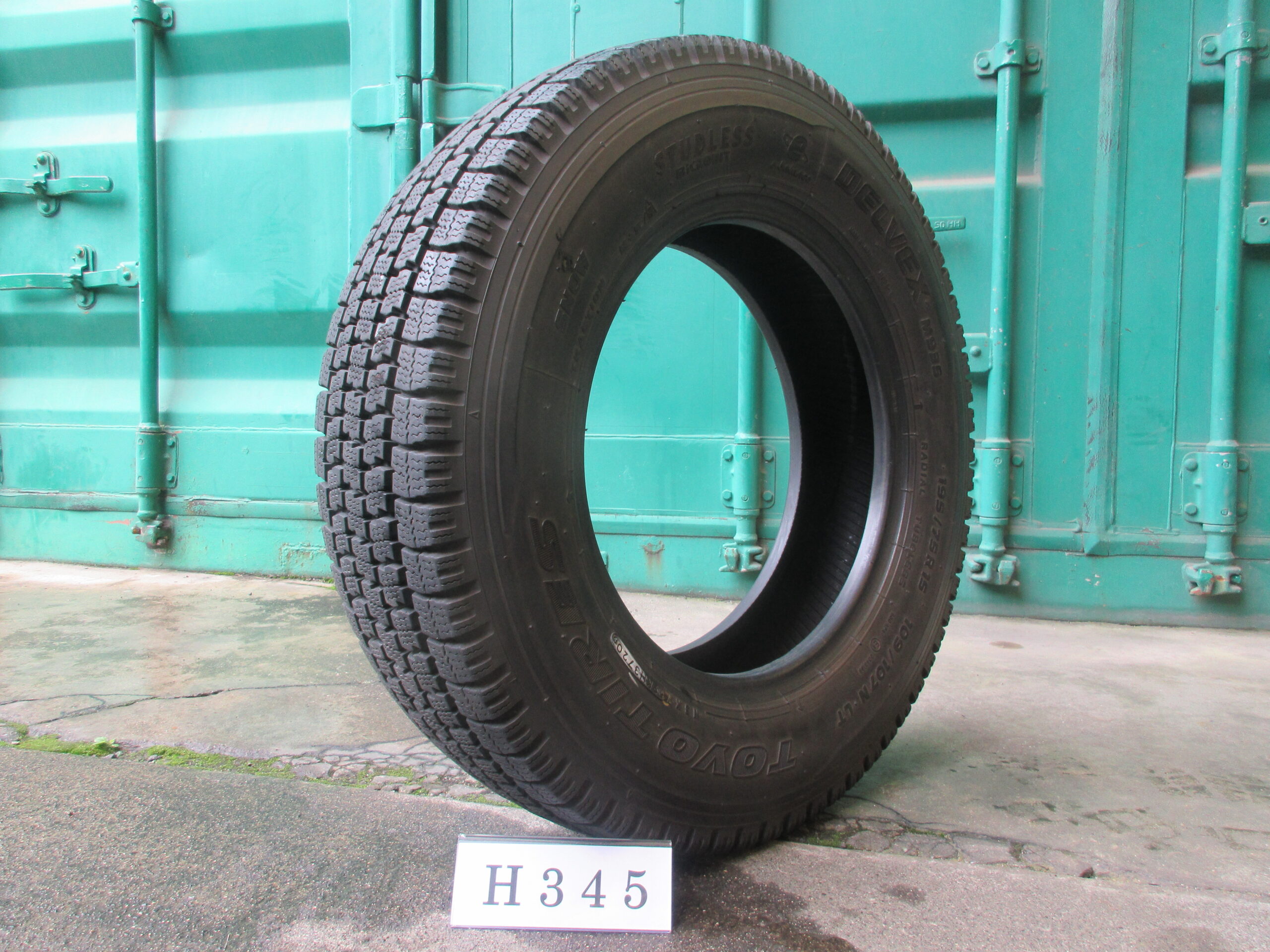 195/75R15   スタッドレス　トーヨー H345
