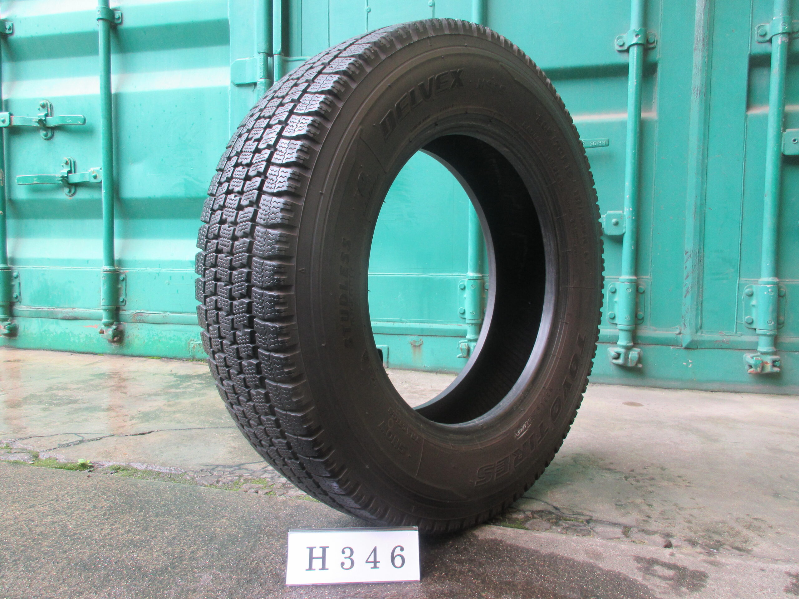205/70R16   スタッドレス　トーヨー H346