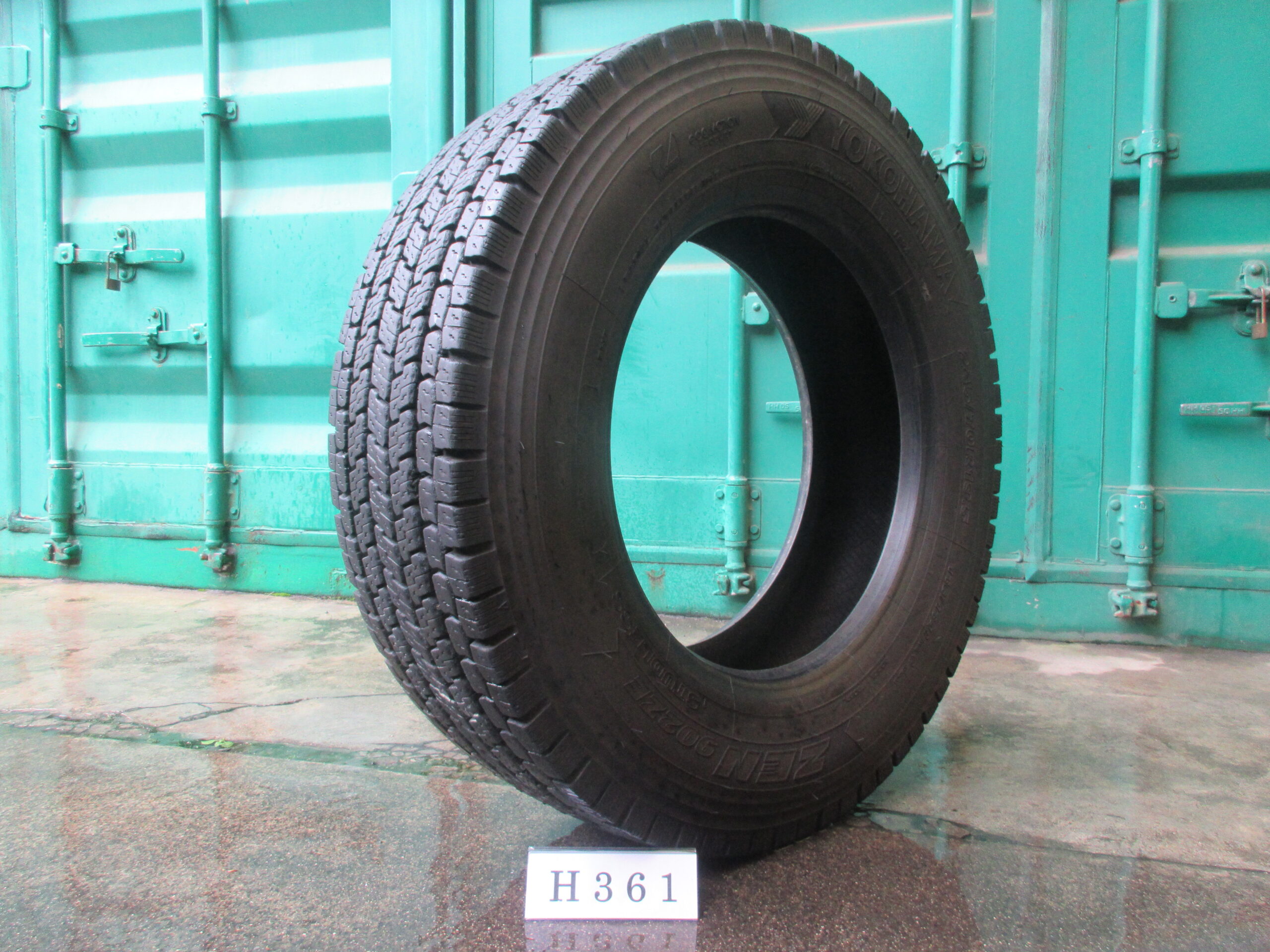245/70R19.5  スタッドレス ヨコハマ  H361