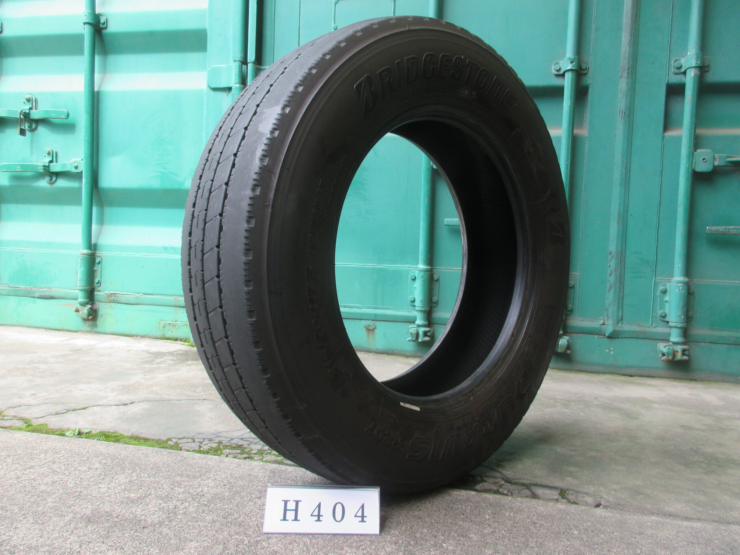 215/70R17.5  縦目　ブリヂストン H404