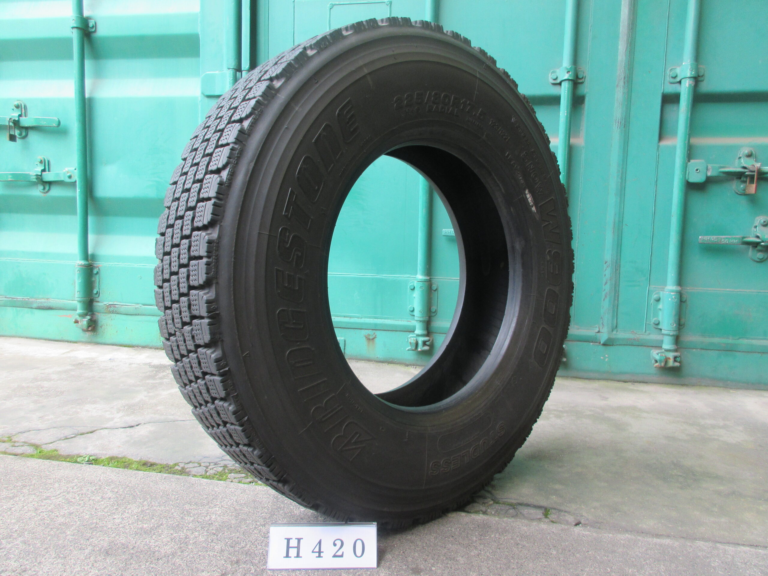 225/80R17.5  再生 スタッドレス　ブリヂストン   H420