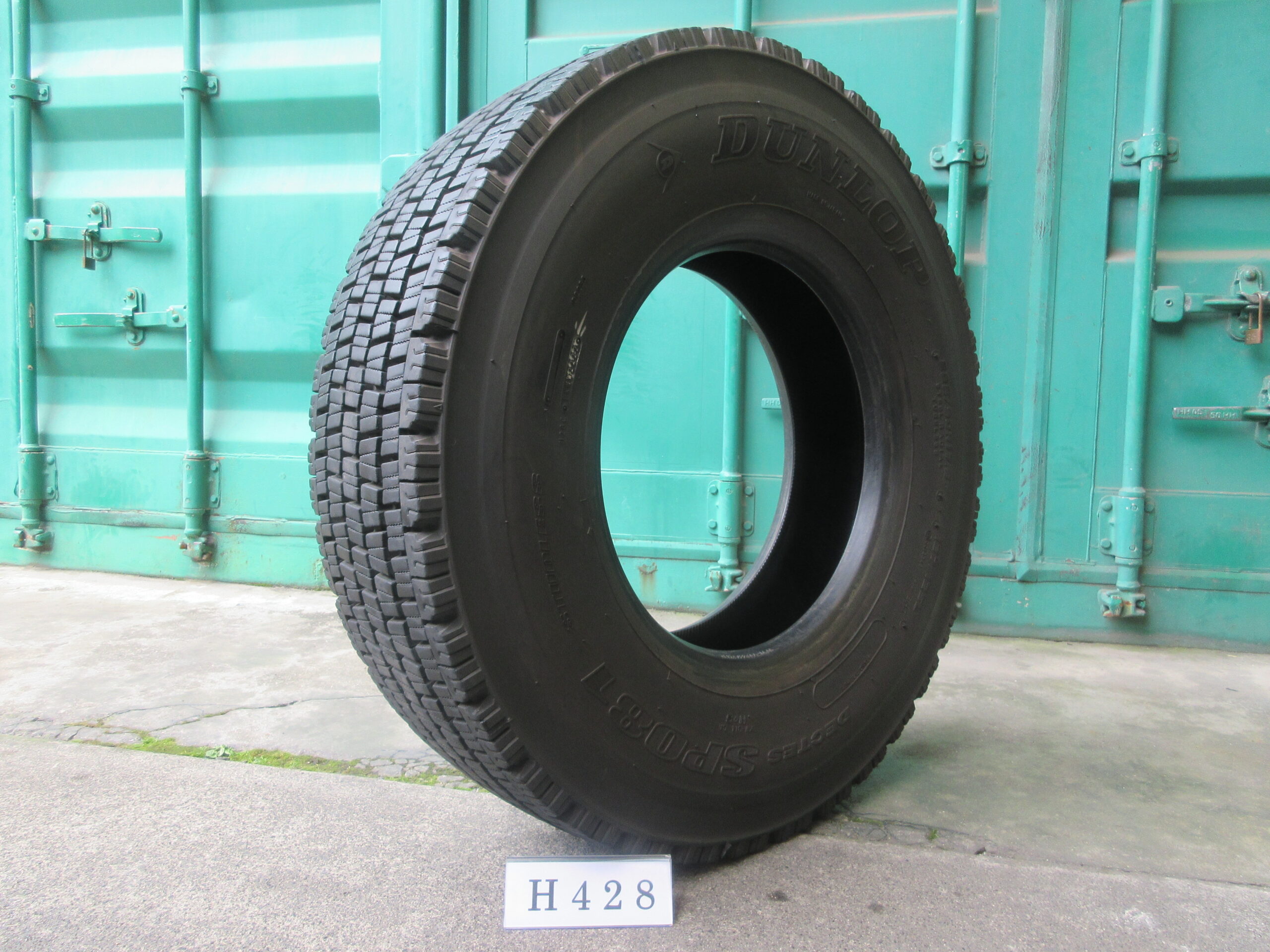 225/90R17.5  スタッドレス　ダンロップ H428
