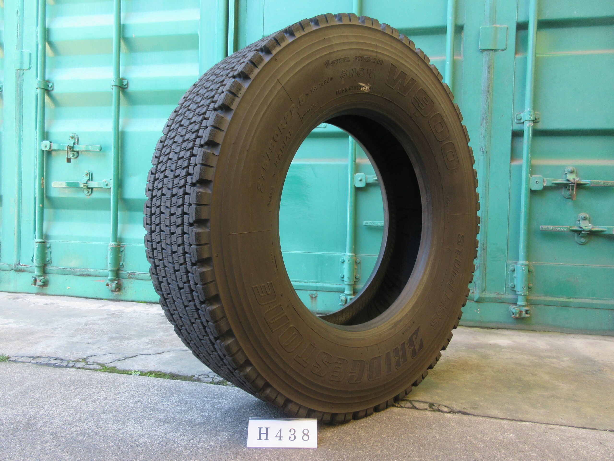 275/80R22.5   スタッドレス　ブリヂストン  H438
