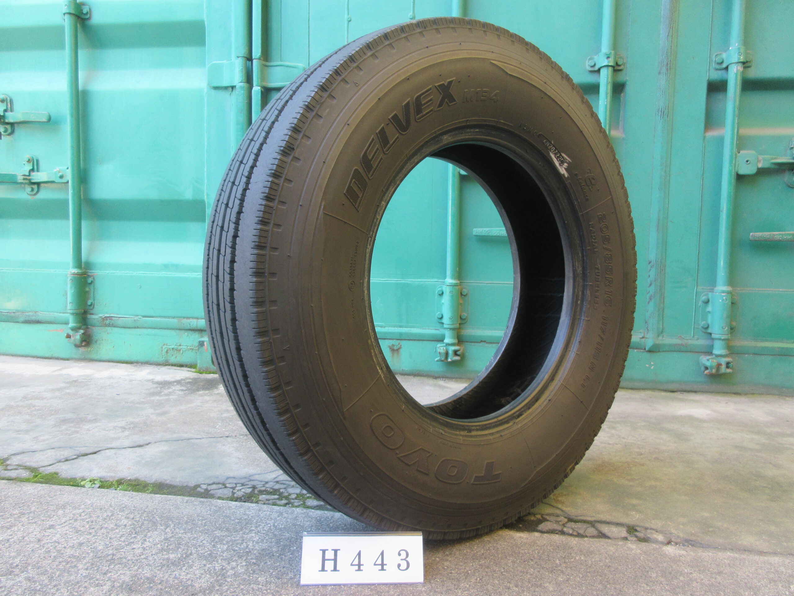 205/85R16   縦目 トーヨー  H443