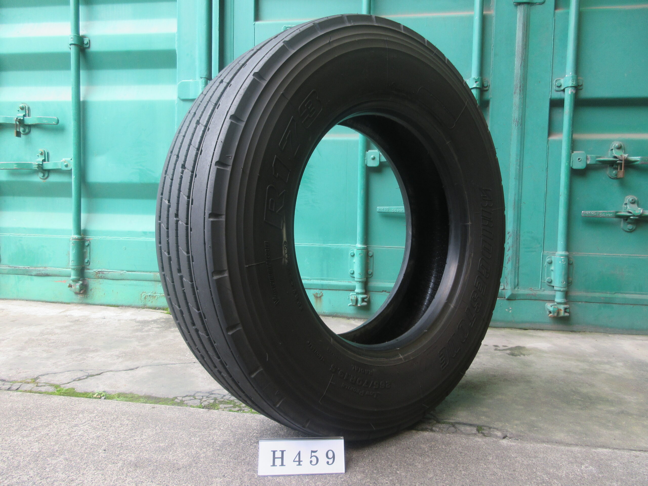265/70R19.5  縦目　ブリヂストン H459